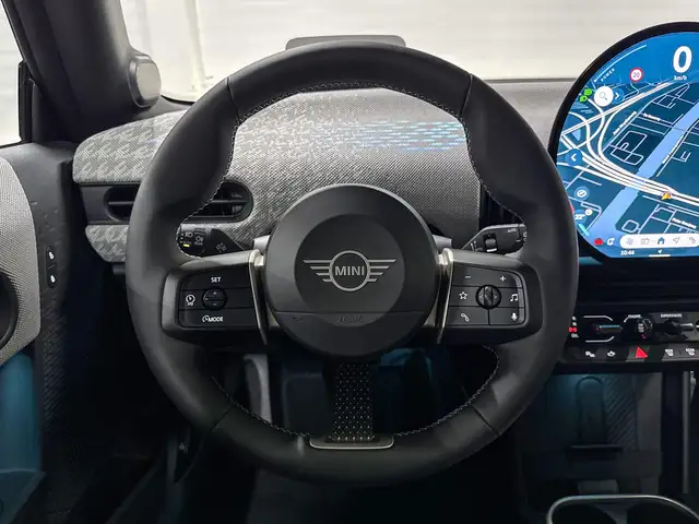 Mini Hatch view 12