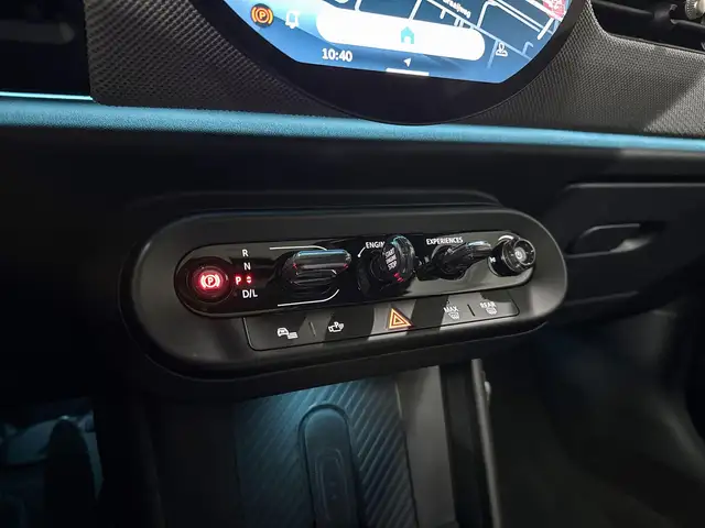 Mini Hatch view 15