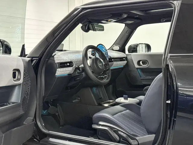 Mini Hatch view 8