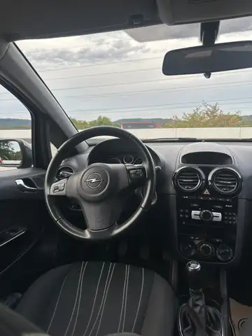 Opel Corsa view 7