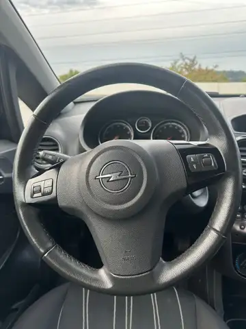 Opel Corsa view 8