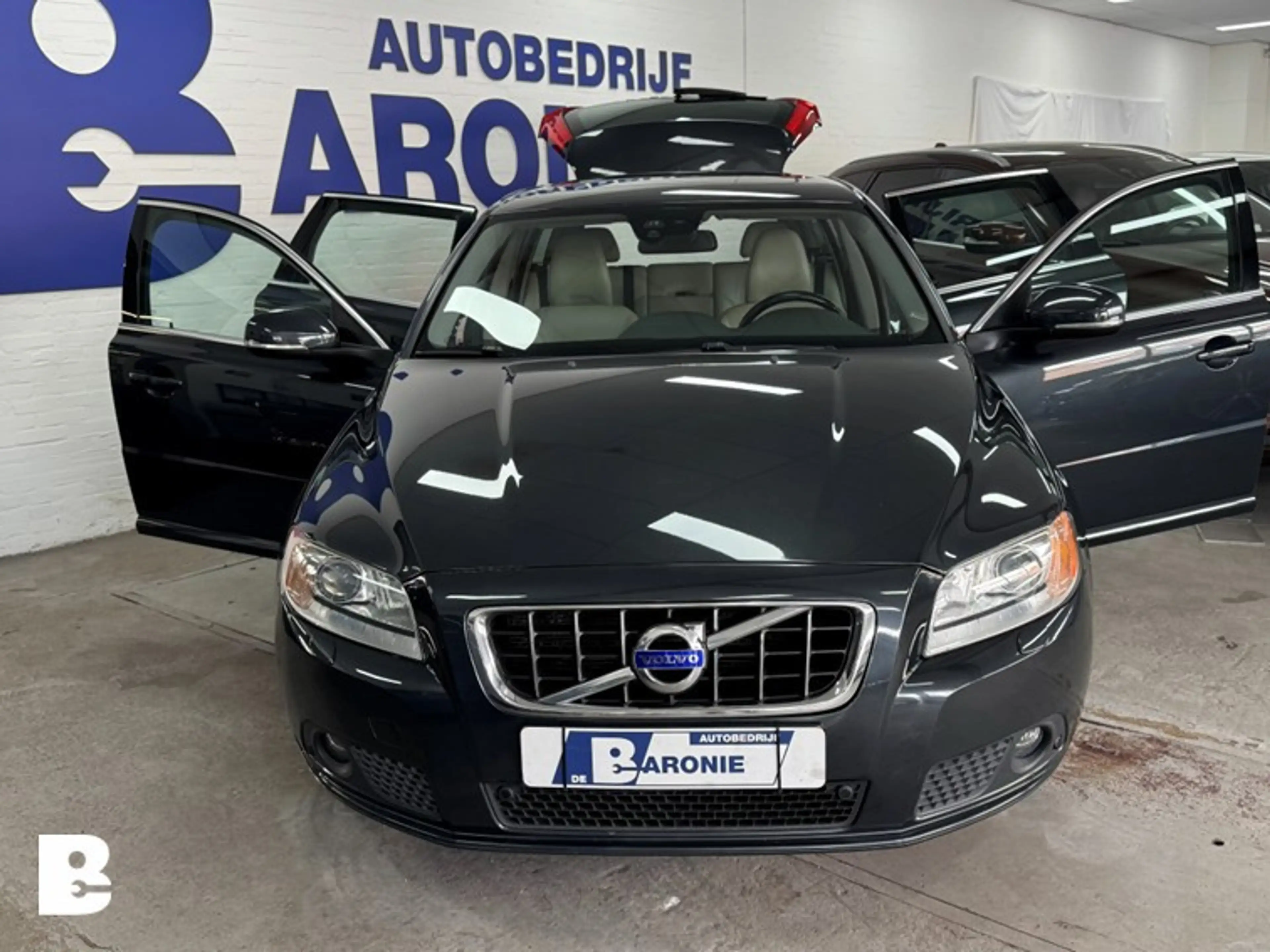 Volvo V70 1.6 T4 Limited Edition, schuifdak, gereviseerde au — photo 15