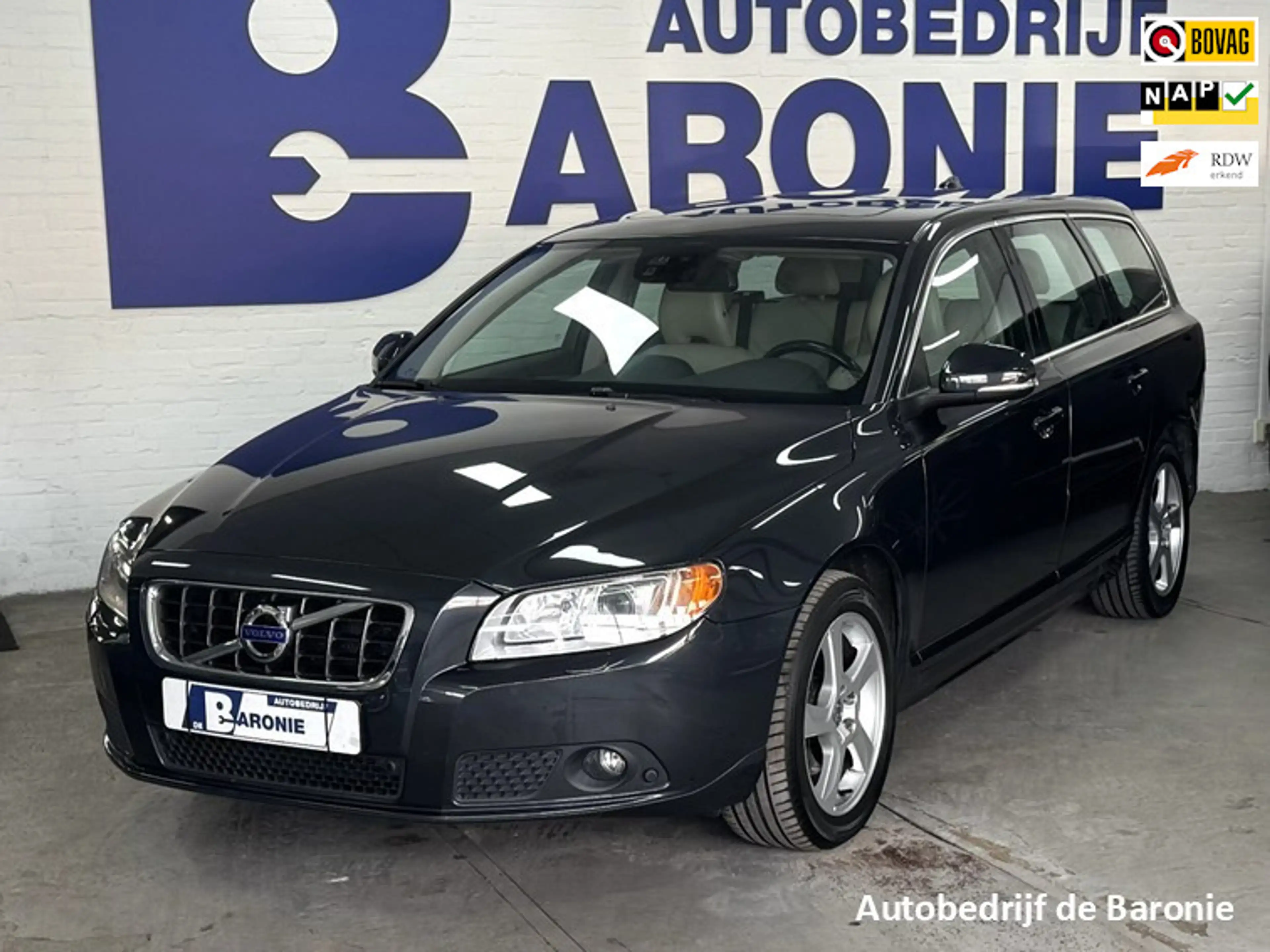 Volvo V70 1.6 T4 Limited Edition, schuifdak, gereviseerde au