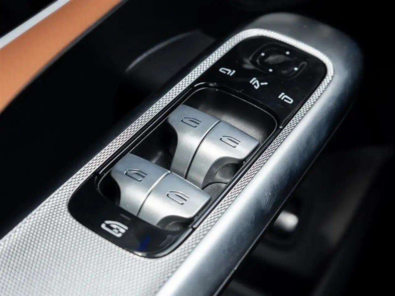Mercedes-Benz GLC снимка Mercedes-Benz GLC