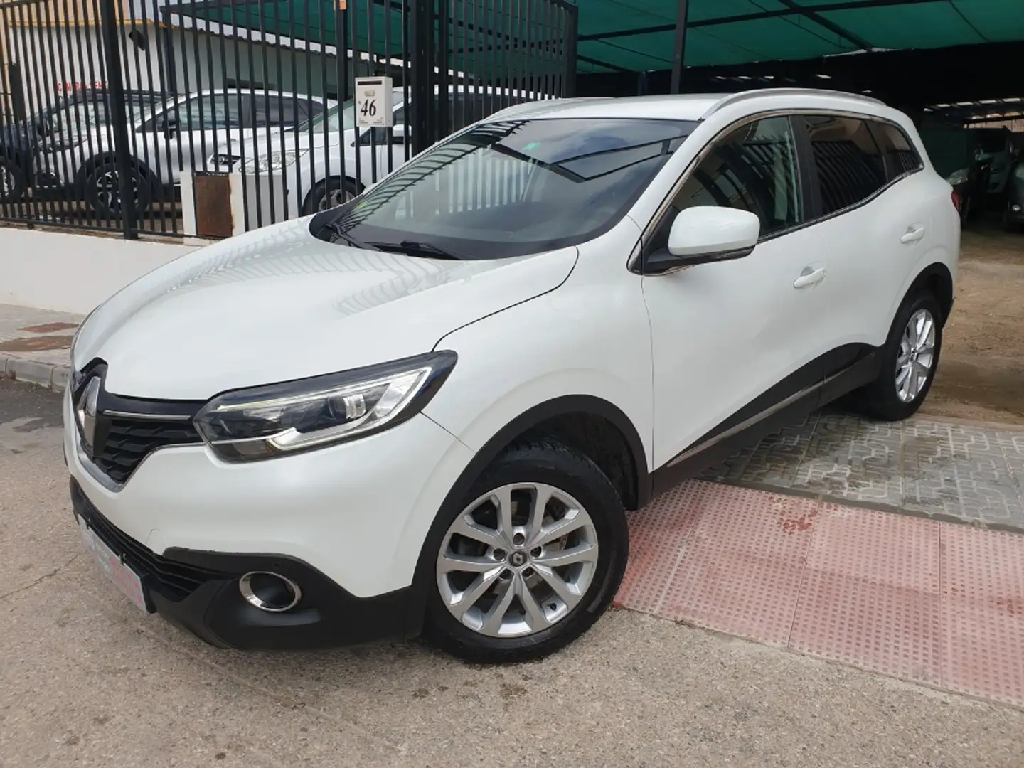Renault Kadjar 1.6dCi Energy Intens 96kW Weiß - 1