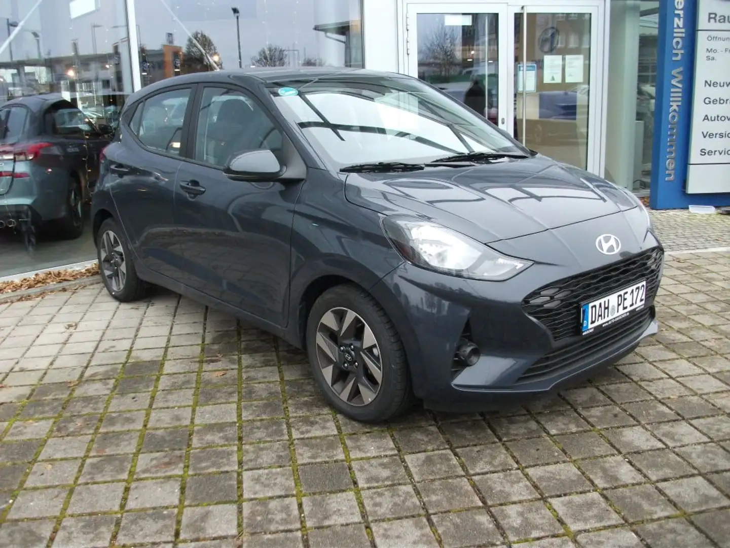 Hyundai i10 1.2 Trend (AC3) Gris - 2