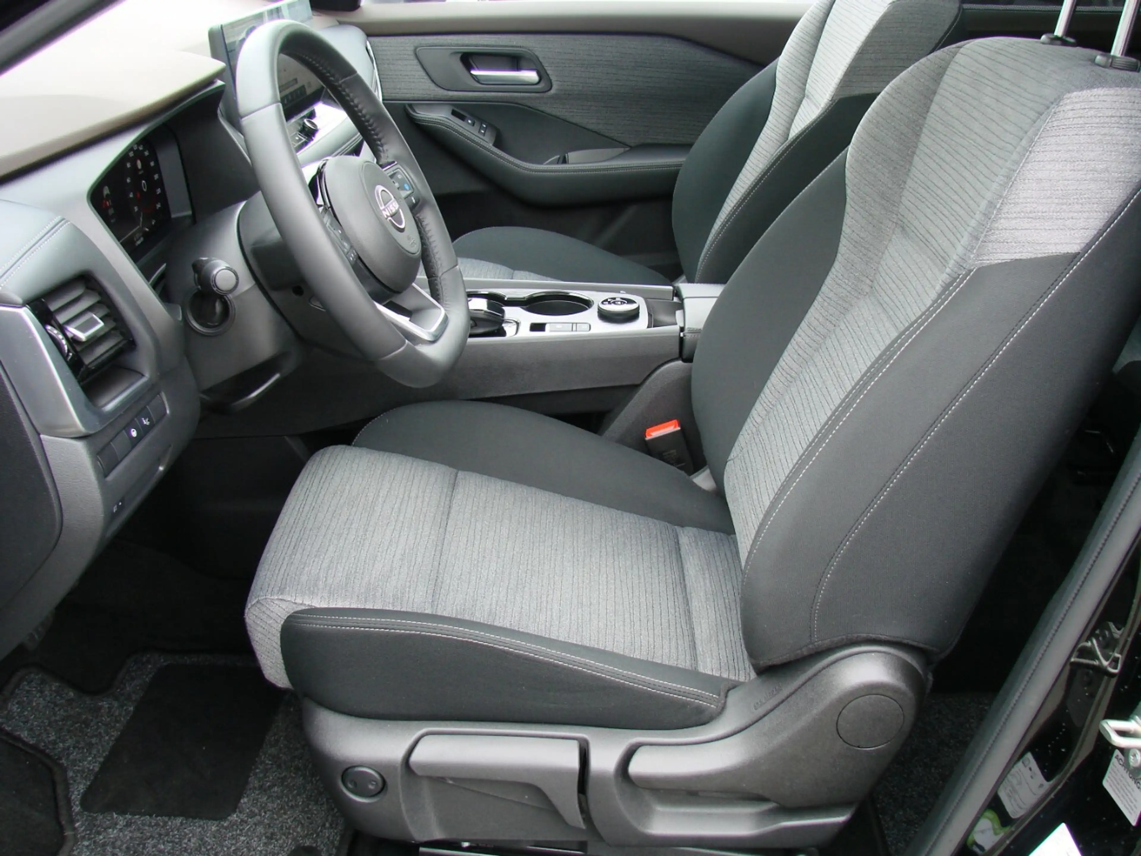 Nissan X-Trail 1.5VC-T ePower e4orce N-Connecta Pano HeadUp — photo 13