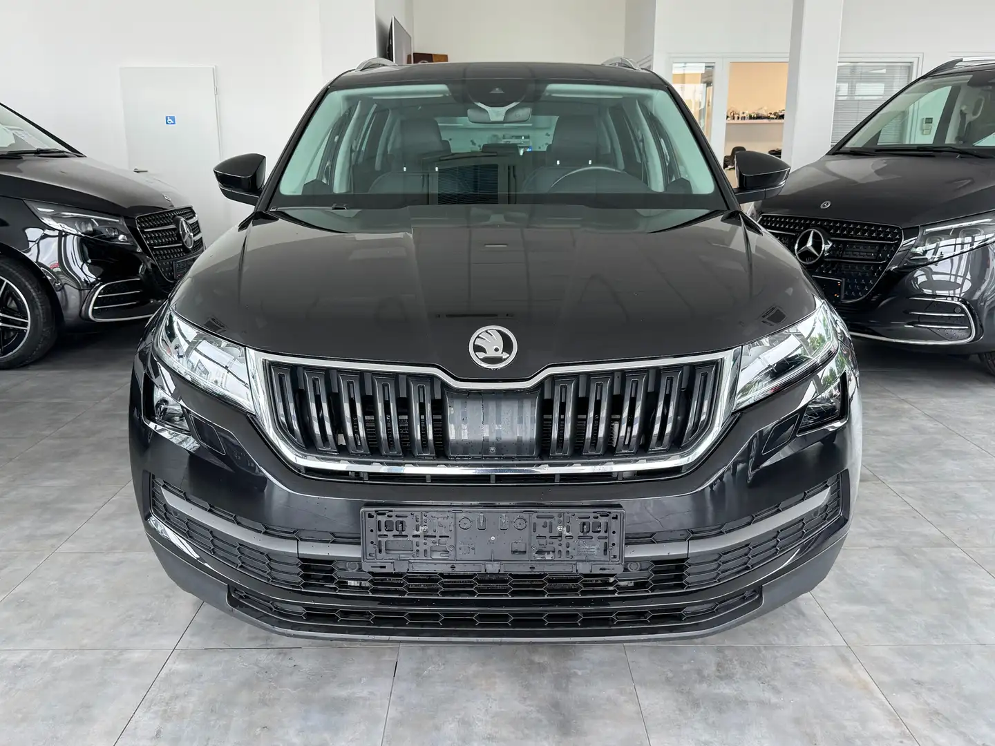 Skoda Kodiaq 2.0TDI DSG 4x4*360*PANO*7 SITZE*AHK*ACC* Black - 2