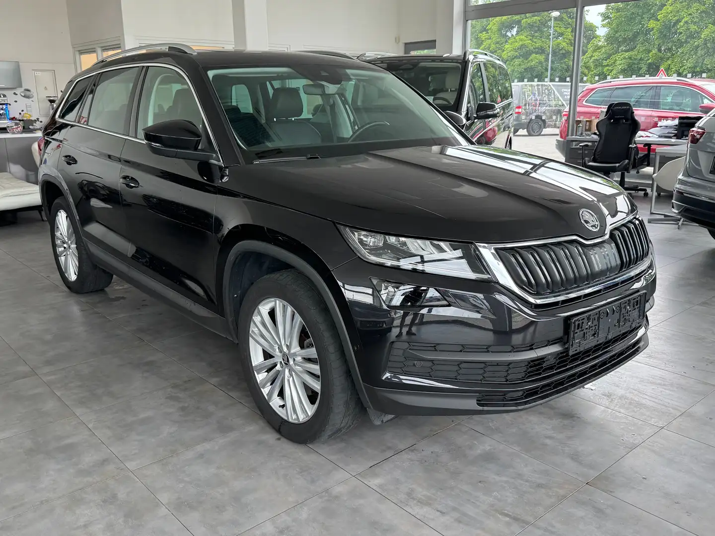 Skoda Kodiaq 2.0TDI DSG 4x4*360*PANO*7 SITZE*AHK*ACC* Black - 1