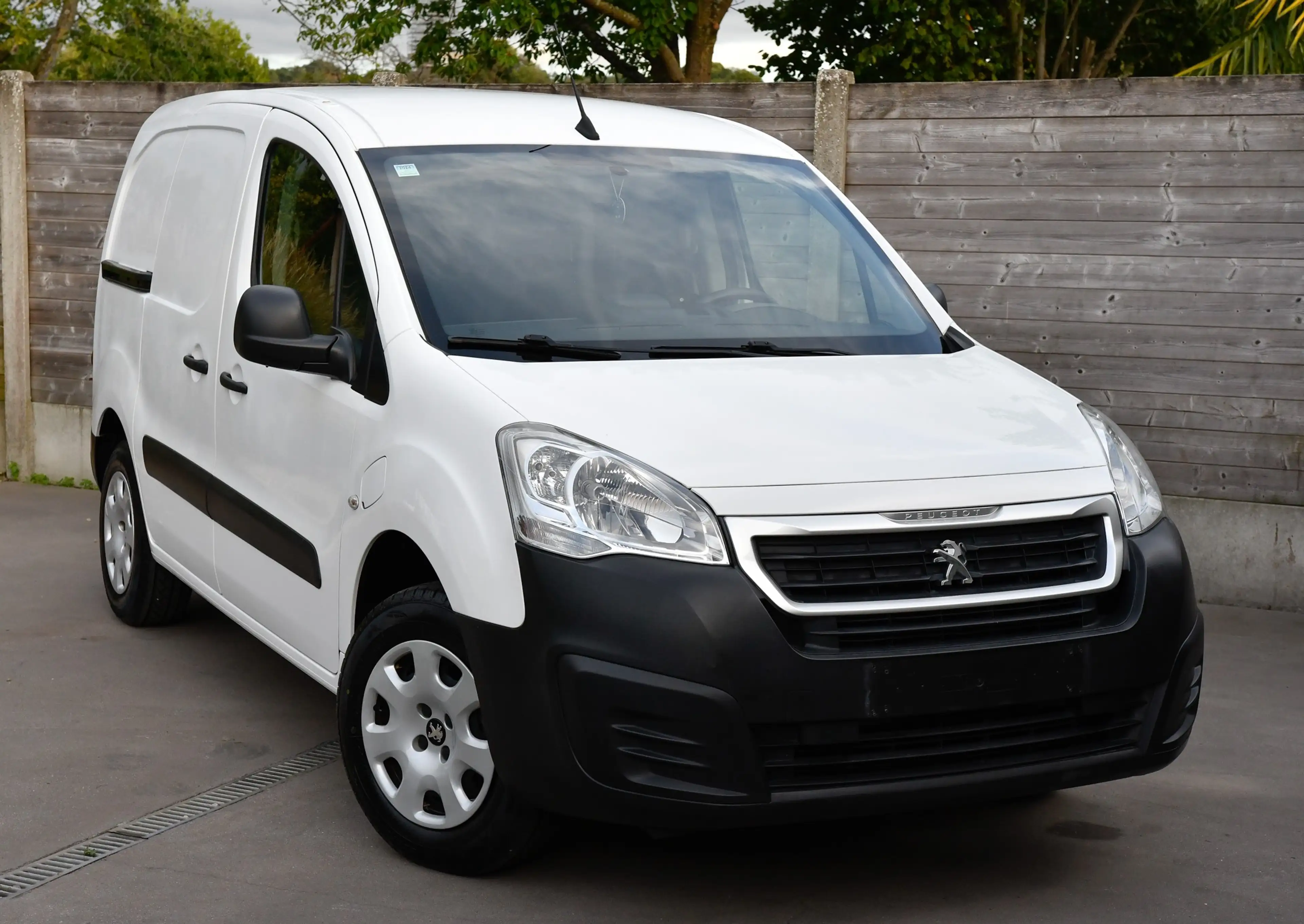 Peugeot Partner 100% Electric *CarPlay*Bip*Full* — photo 5