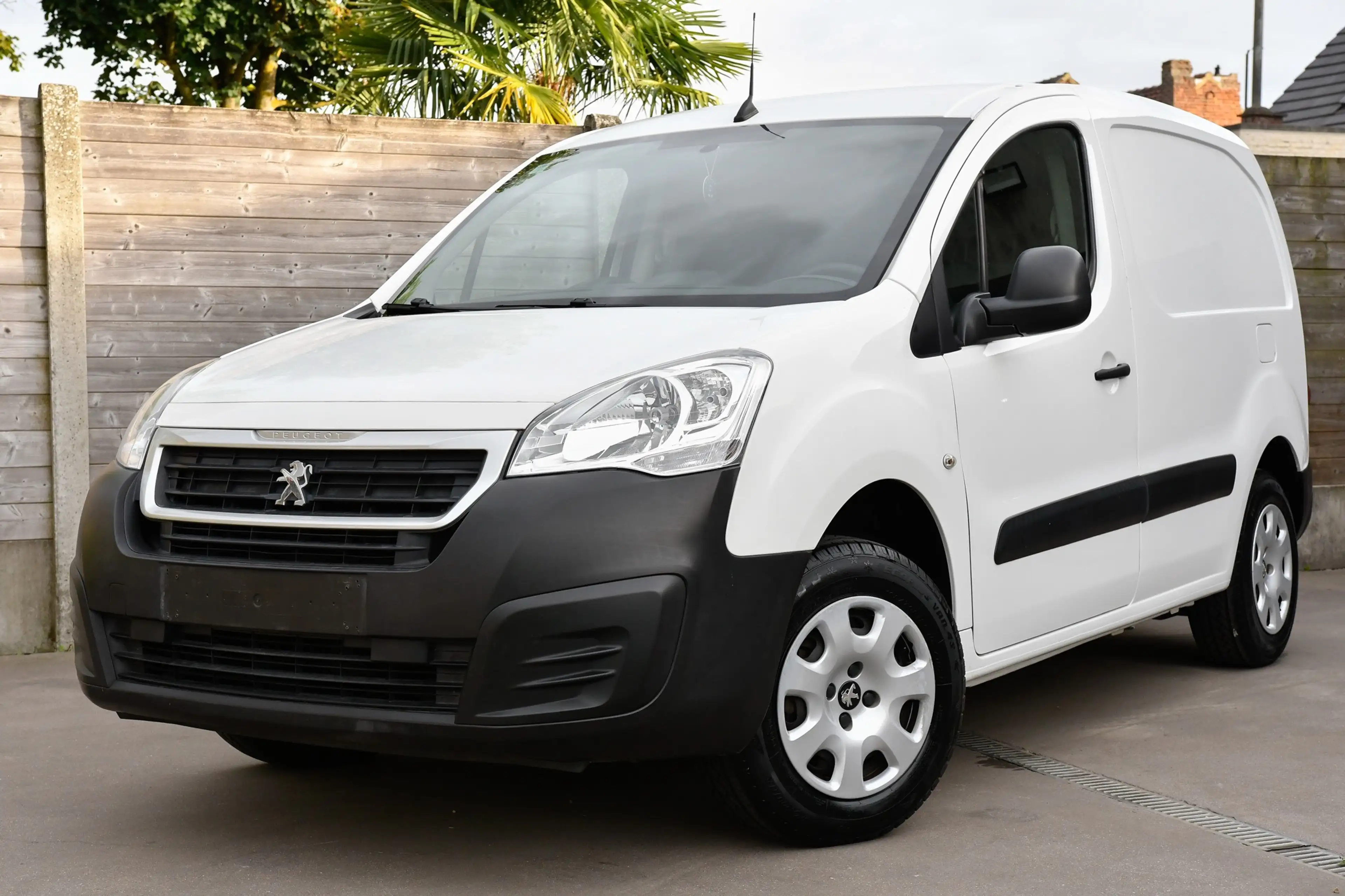 Peugeot Partner 100% Electric *CarPlay*Bip*Full*