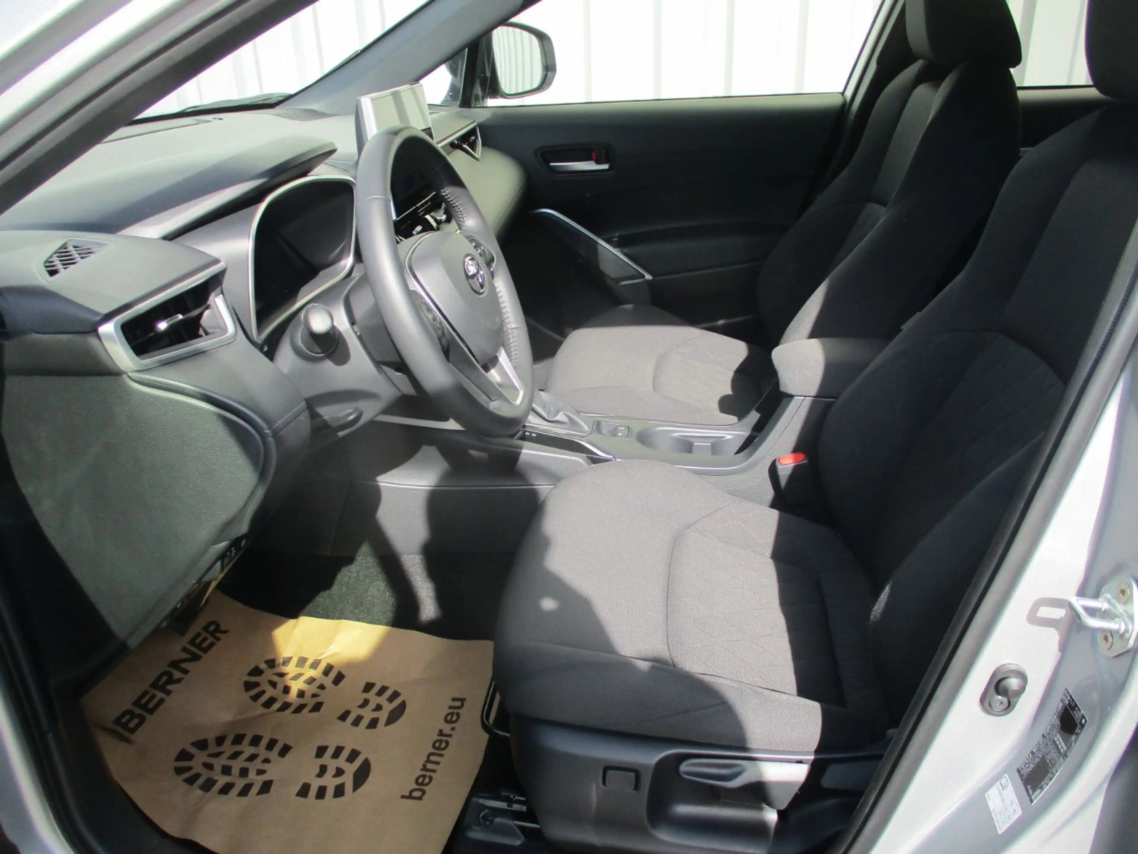 Toyota Corolla Cross 1.8 FWD Active Drive ACC+LED+Navi — photo 8