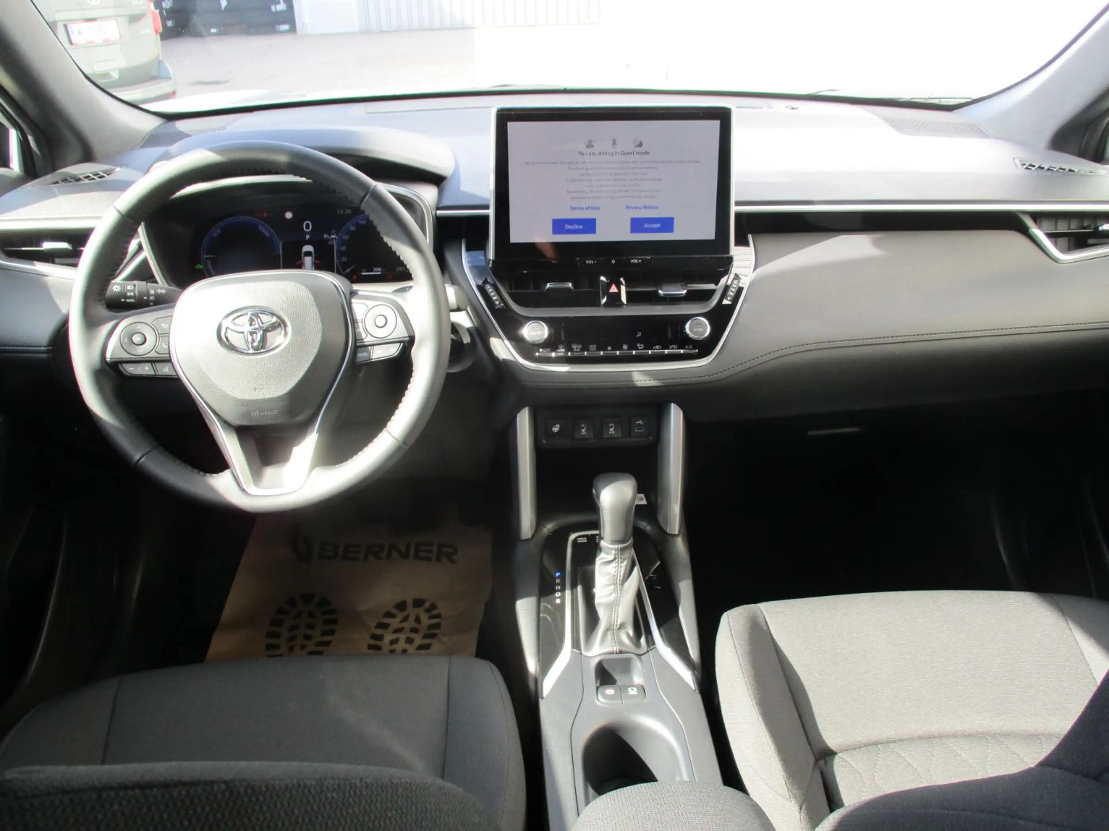 Toyota Corolla Cross 1.8 FWD Active Drive ACC+LED+Navi — photo 12