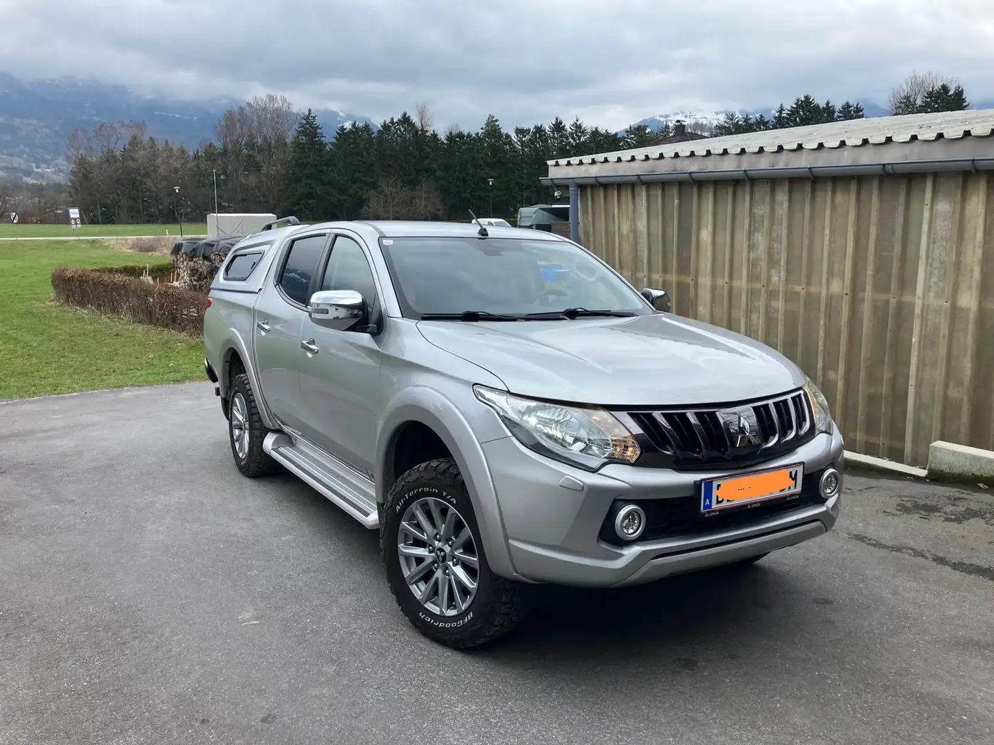 Mitsubishi L200 L200 DK DI-D 2,4 HP Intense4 Silber - 1