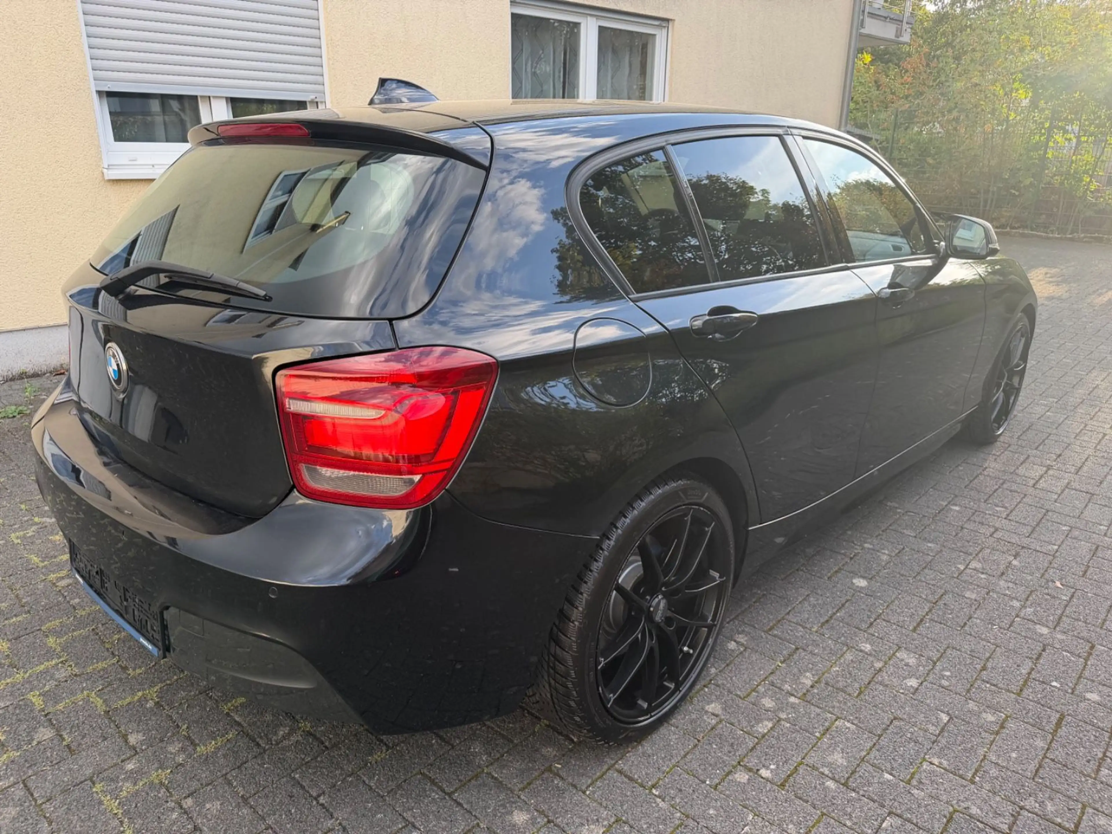 BMW 120 1 Limousine 5-trg. 120 d — photo 4