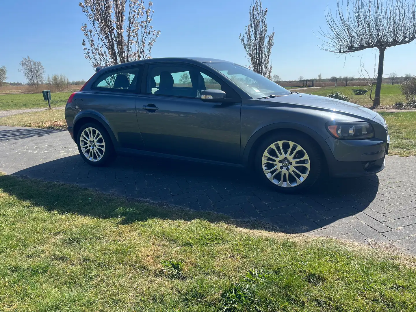 Volvo C30 C30 1.8 Momentum Grijs - 2
