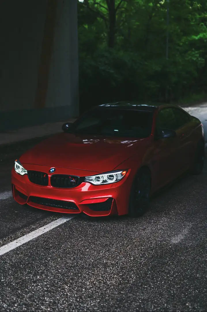 BMW M4 Coupe 3.0 dkg Rood - 1