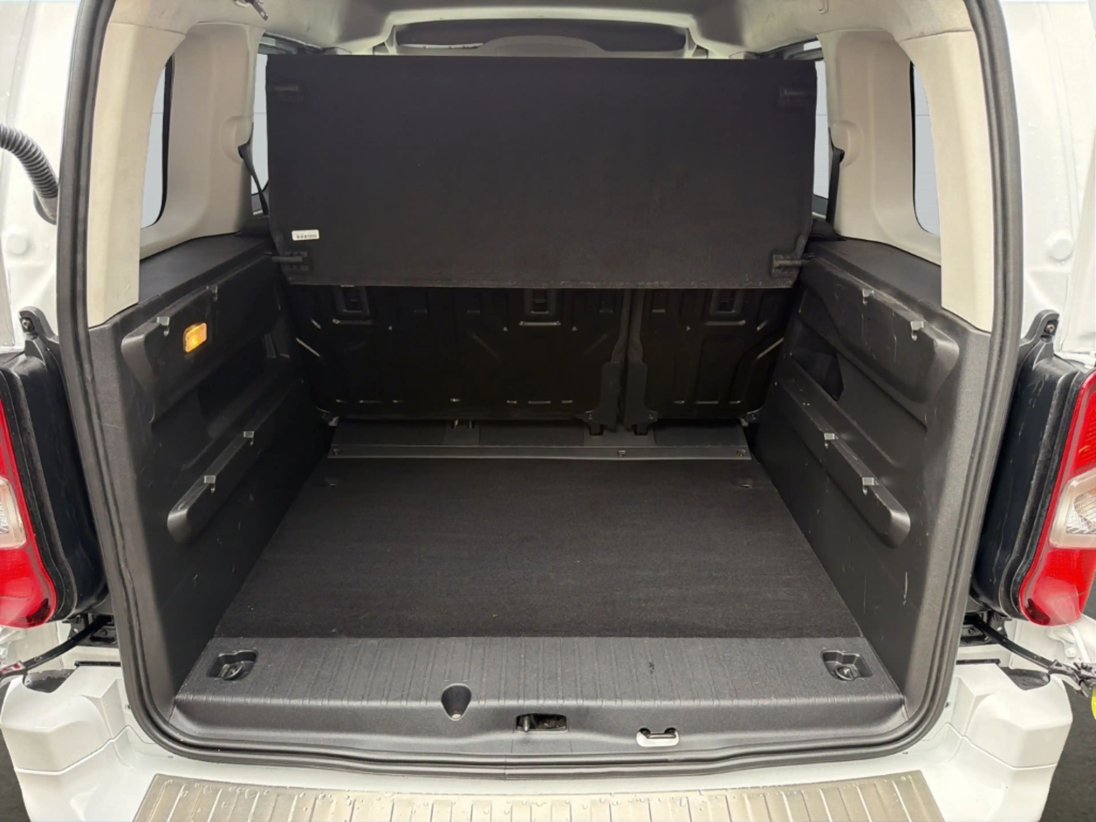 Toyota Proace City L1 Combi Verso Business,Klima+Tempomat+LED+Bluetoo — photo 8