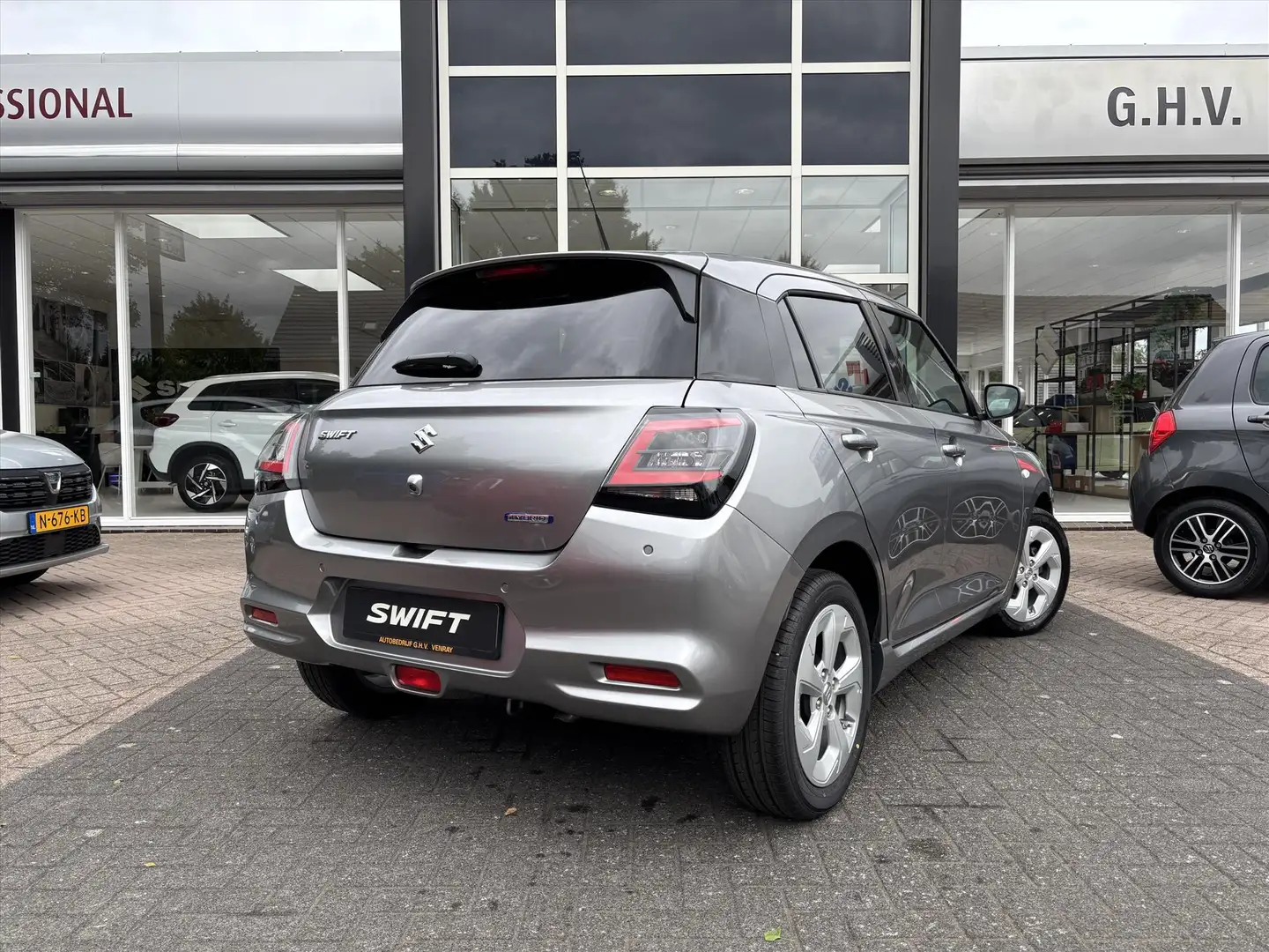 Suzuki Swift 1.2 Smart Hybrid 83pk CVT Select Grijs - 2