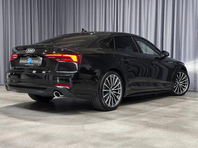 Audi A5 view 3
