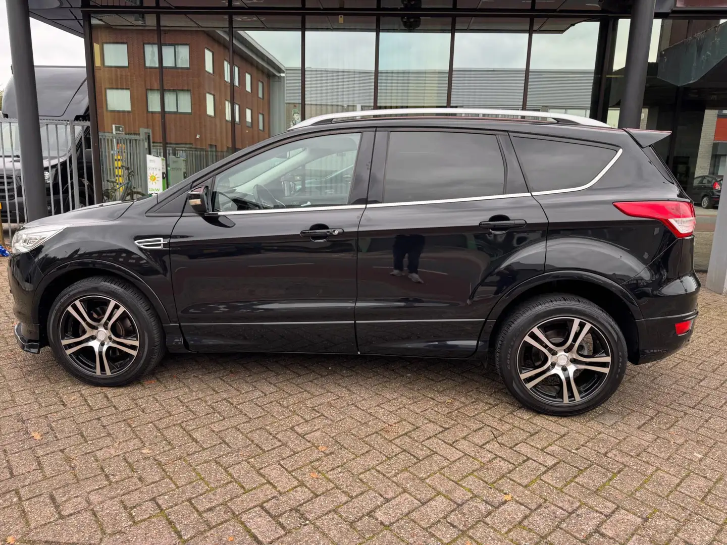 Ford Kuga 1.5 Titanium Plus 4WD / Automaat / Leder / Pano'da Noir - 2