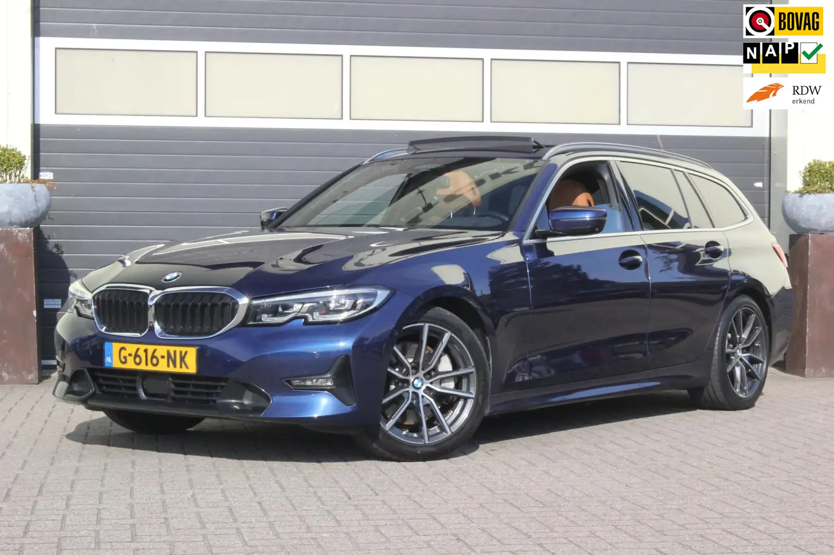 BMW 330 3-serie Touring 330i High Executive Edition | Trek Bleu - 1