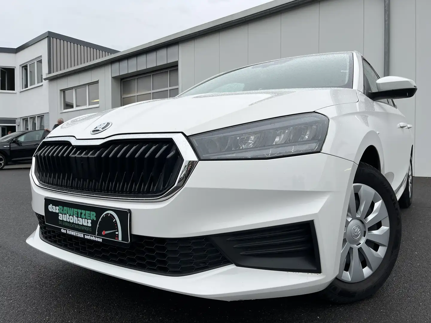 Skoda Fabia 1.0 Active 81€ m. 20% Anzahlung LED SHZ PDC DAB Weiß - 1
