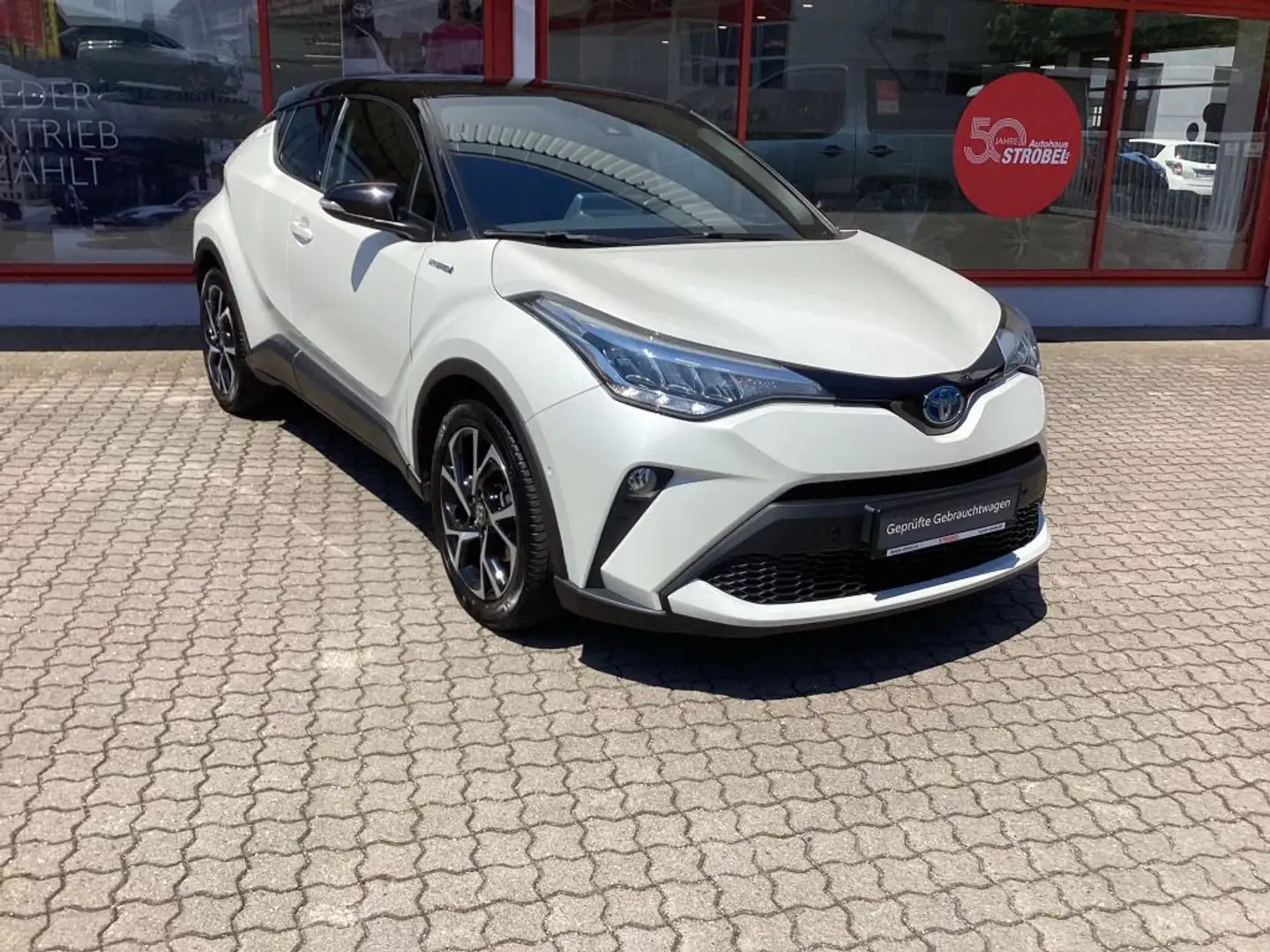 Toyota C-HR 2.0 Hybrid Team D + Anhängekupplung + LED Weiß - 1