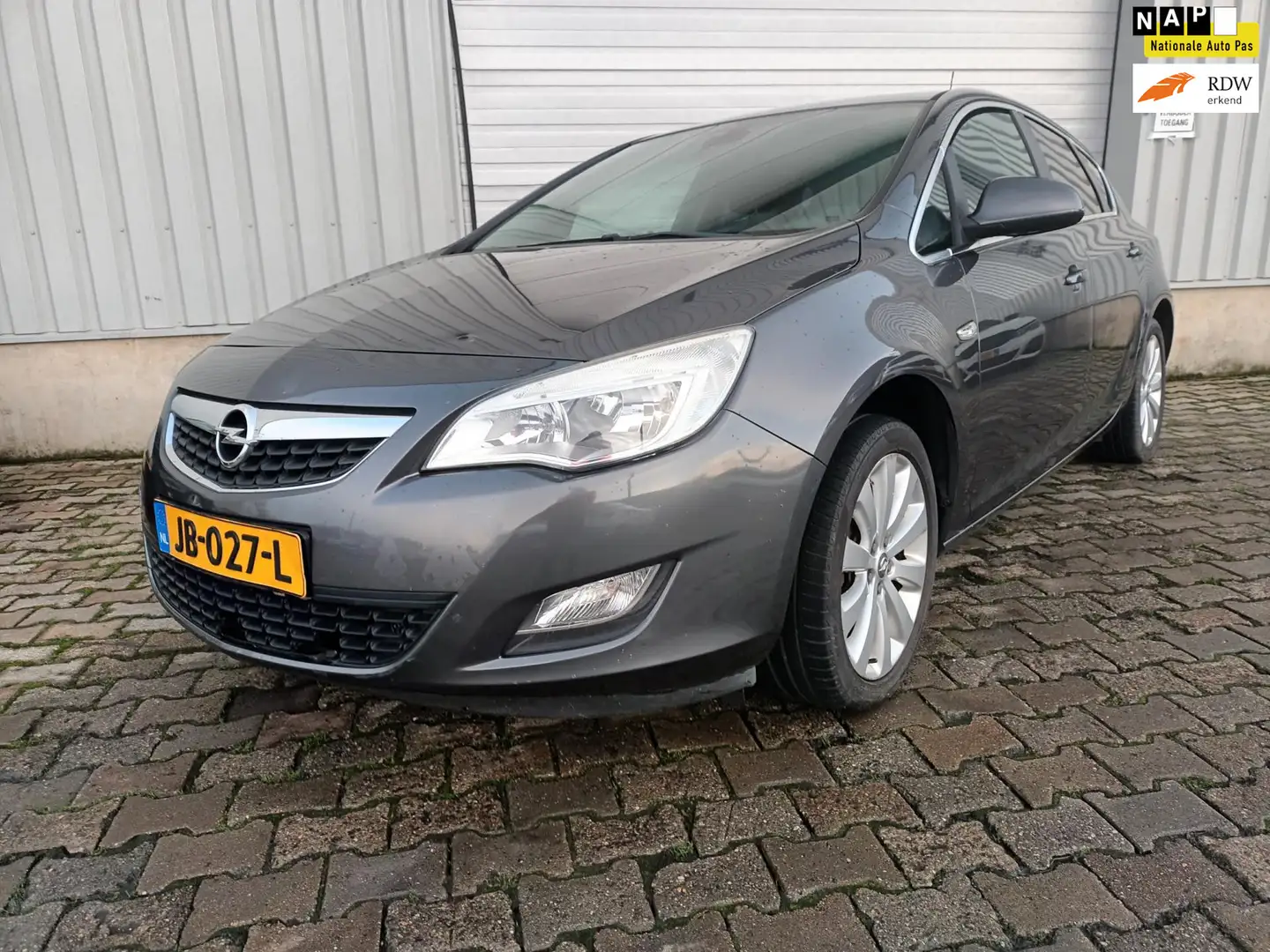 Opel Astra 1.4 Cosmo - Start Niet Grijs - 1