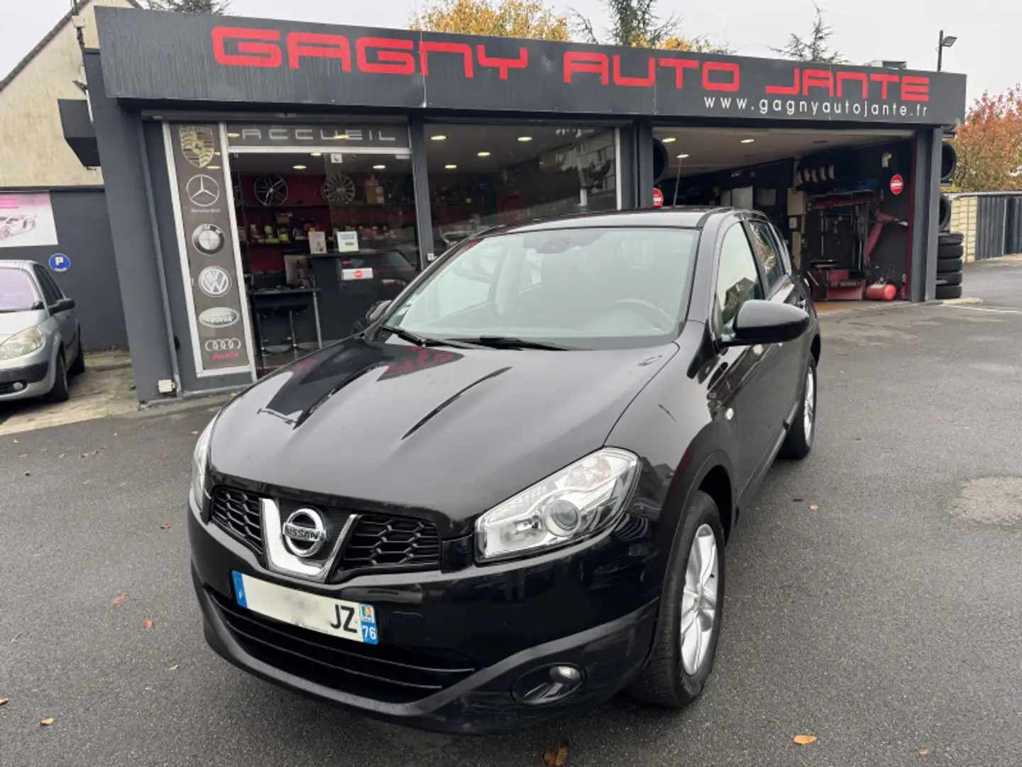 Nissan Qashqai 1.5 DCI 110CH FAP ACENTA Zwart - 1