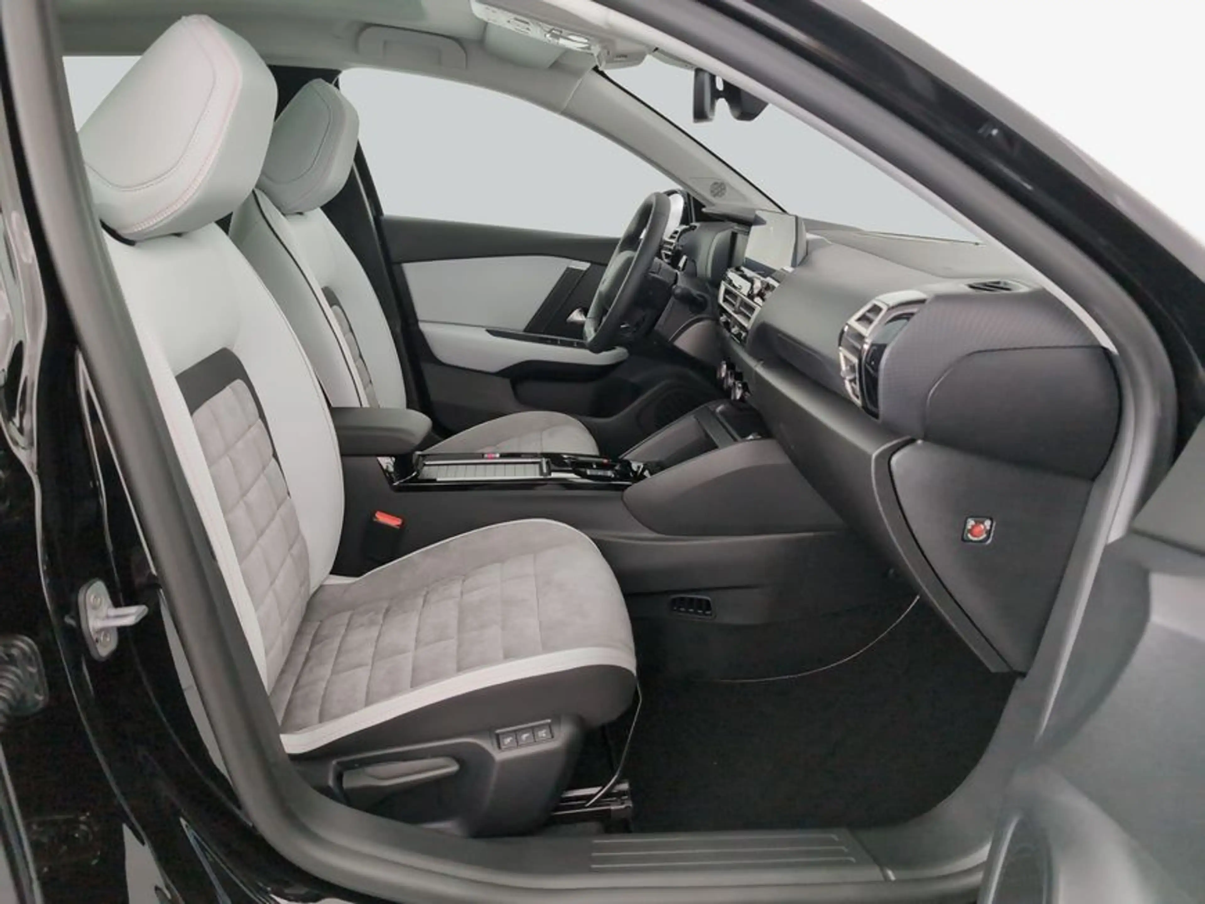 Citroen C4 Hybrid 145 MAX — photo 12