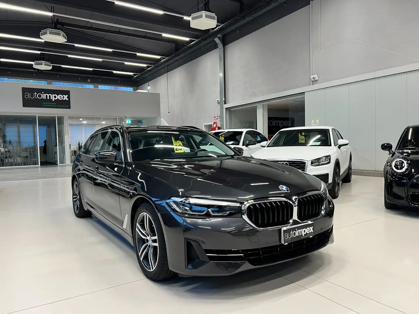 BMW 530 530i Touring auto MILDHYBRID/UNICO PROPR/26.000KM Grijs - 1