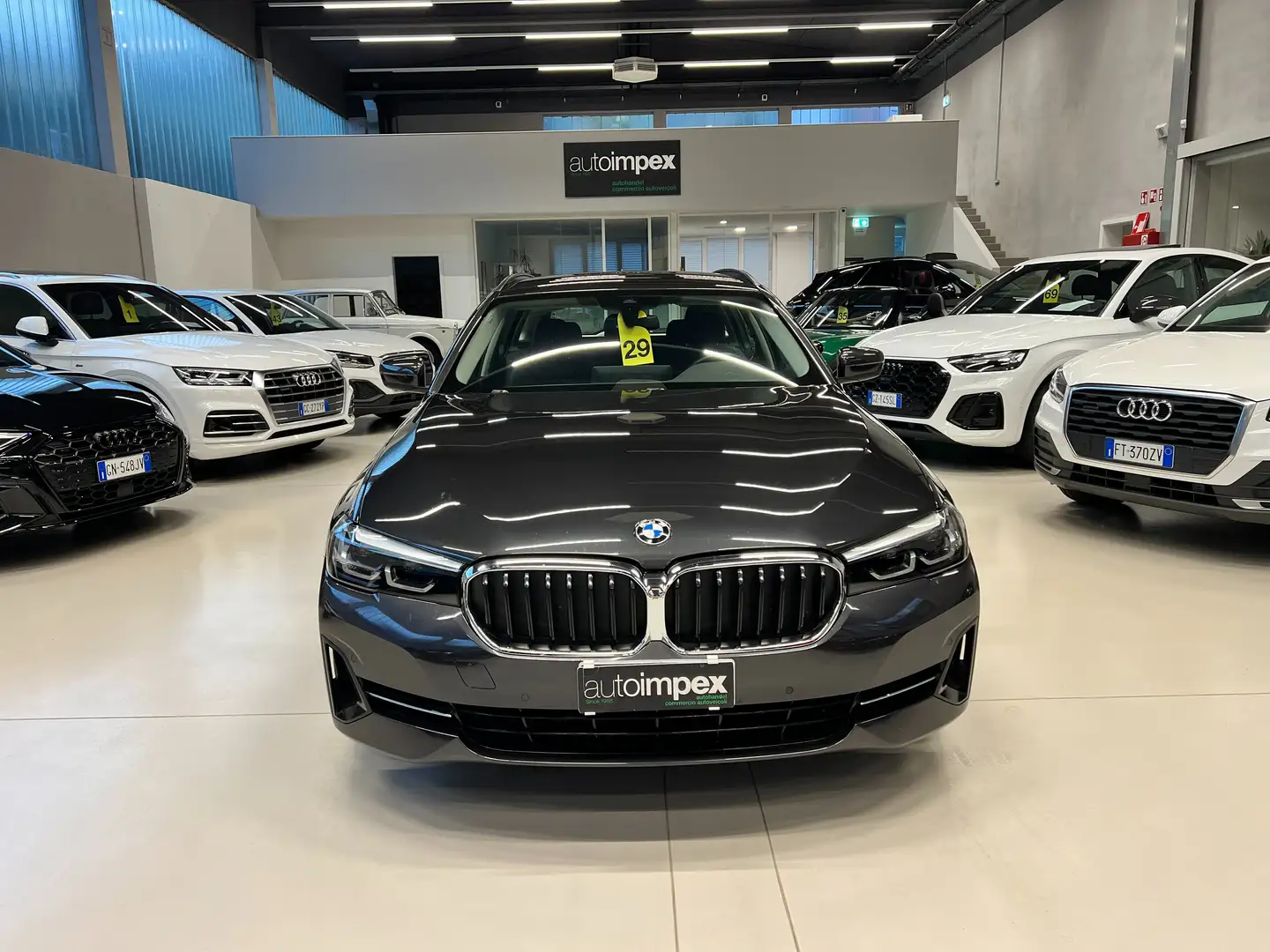 BMW 530 530i Touring auto MILDHYBRID/UNICO PROPR/26.000KM Grijs - 2