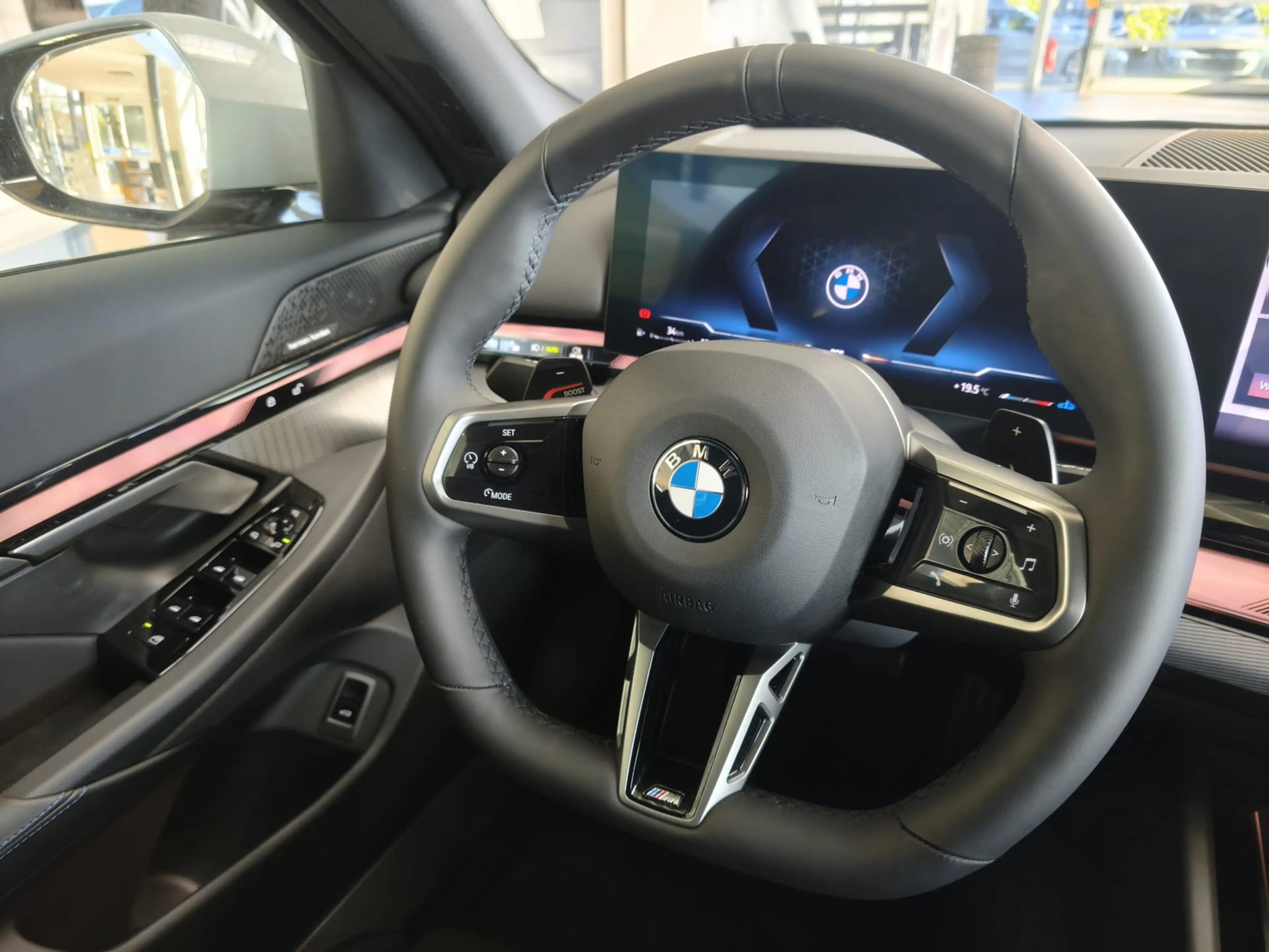 BMW 520 d xDrive Tour. M Sport AHK/RFK/20"/H&K — photo 10