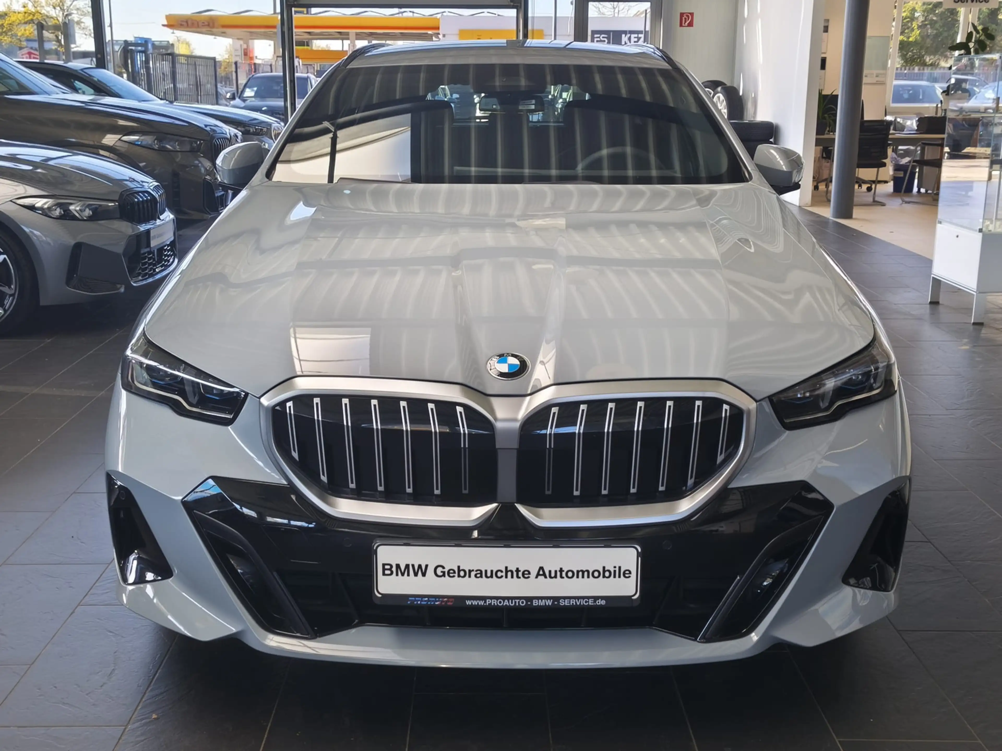 BMW 520 d xDrive Tour. M Sport AHK/RFK/20"/H&K — photo 2