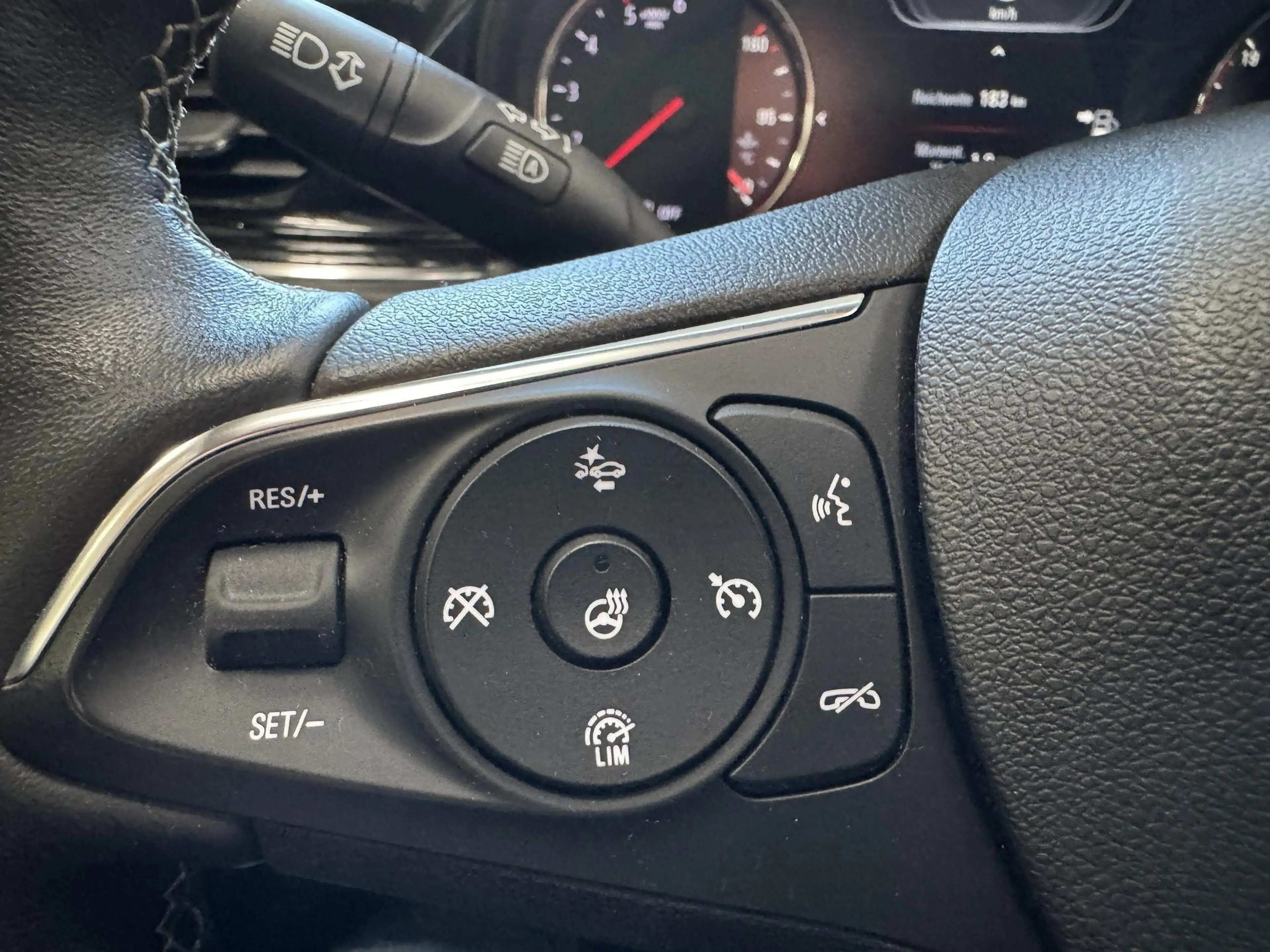Opel Insignia Sports Tourer 2.0 CDTI INNOVATION elektr. Heckk... — photo 12