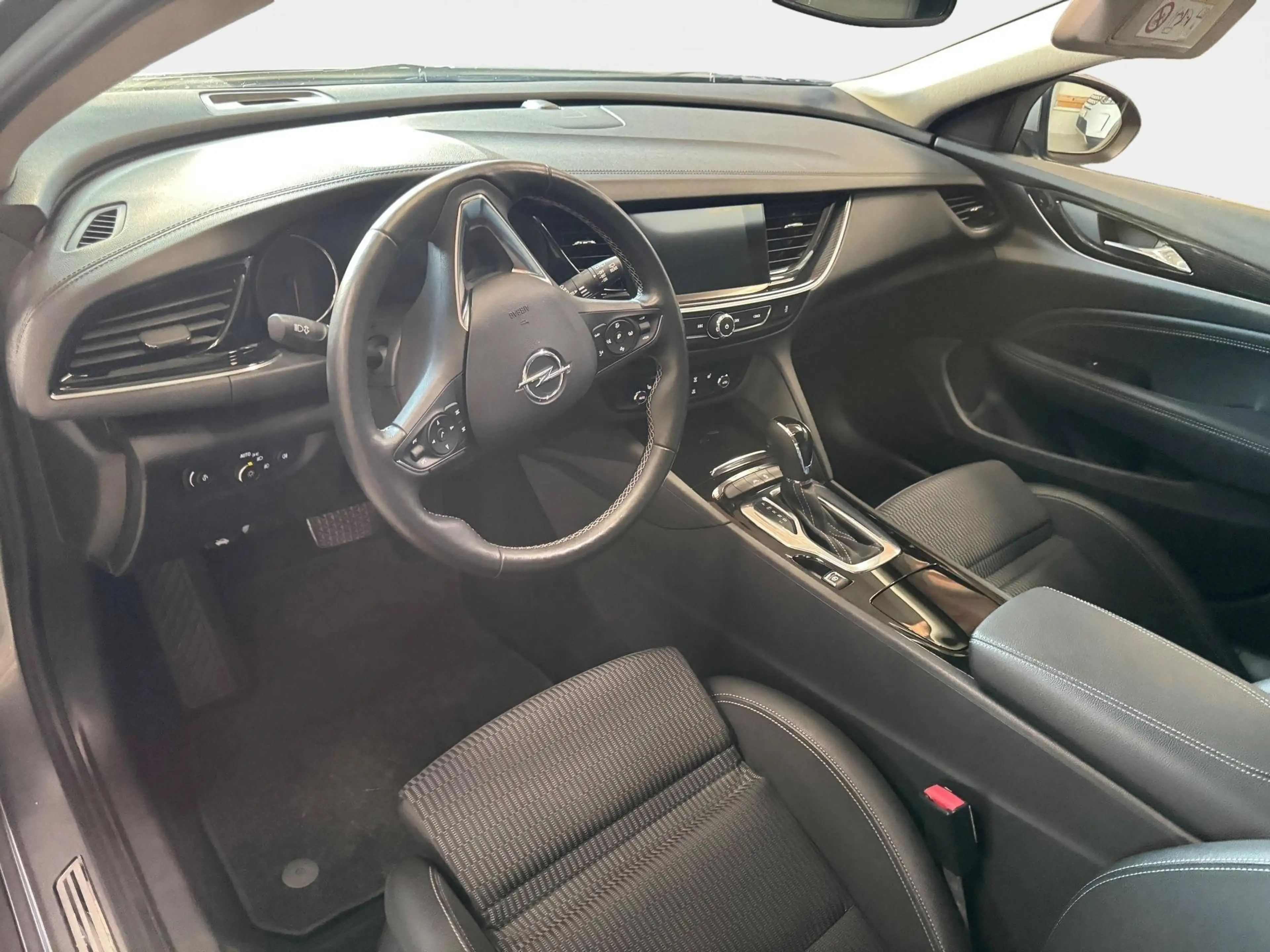 Opel Insignia Sports Tourer 2.0 CDTI INNOVATION elektr. Heckk... — photo 9