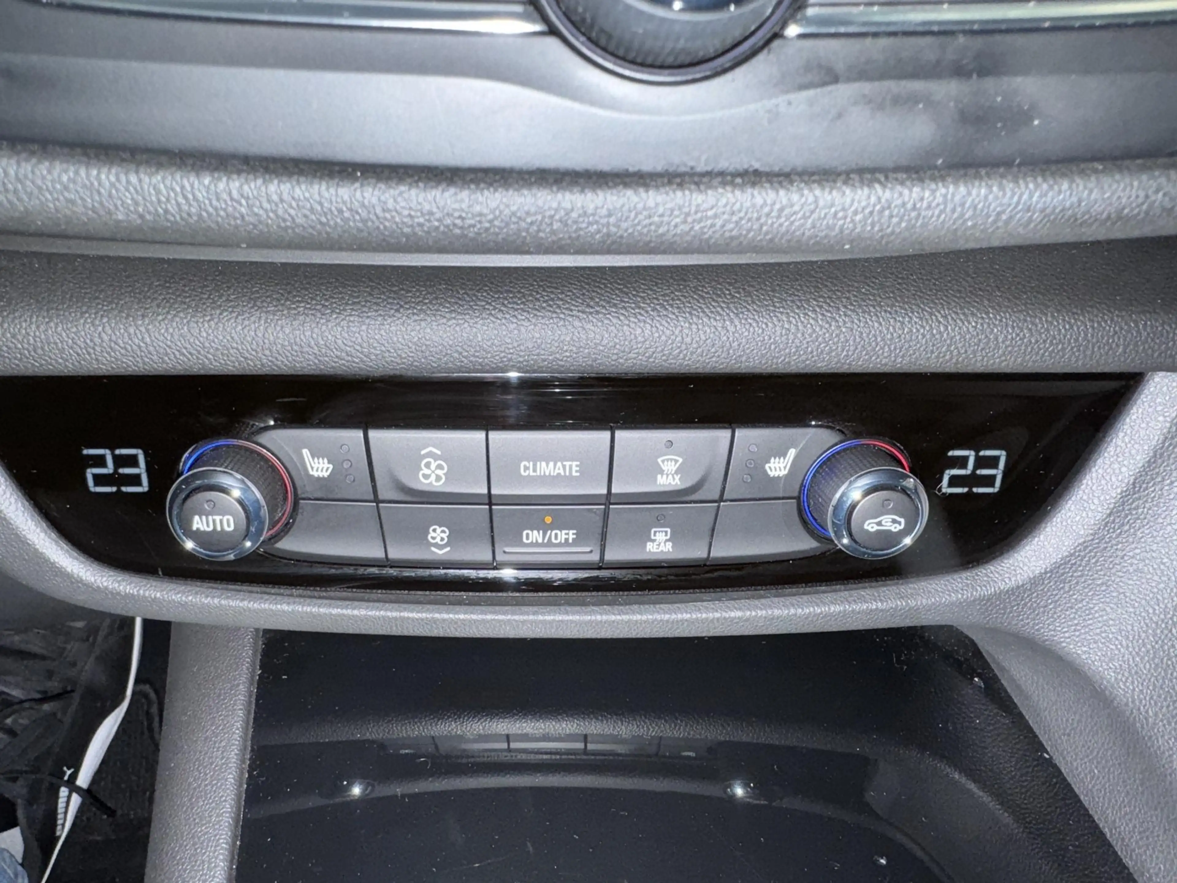 Opel Insignia Sports Tourer 2.0 CDTI INNOVATION elektr. Heckk... — photo 13