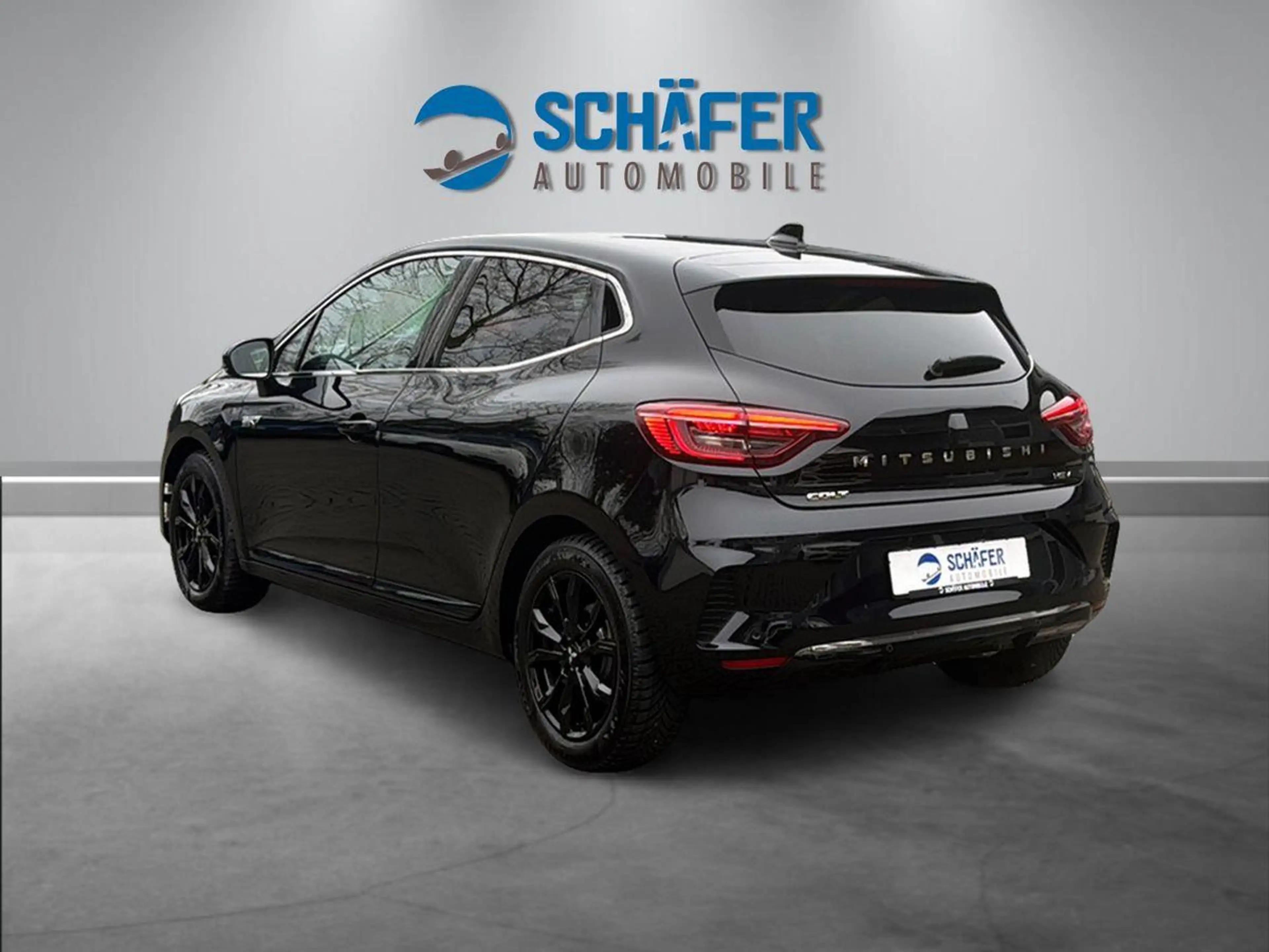 Mitsubishi Colt 1.6 Intro Edition HEV #AUT #LED #NAV #KAM — photo 4