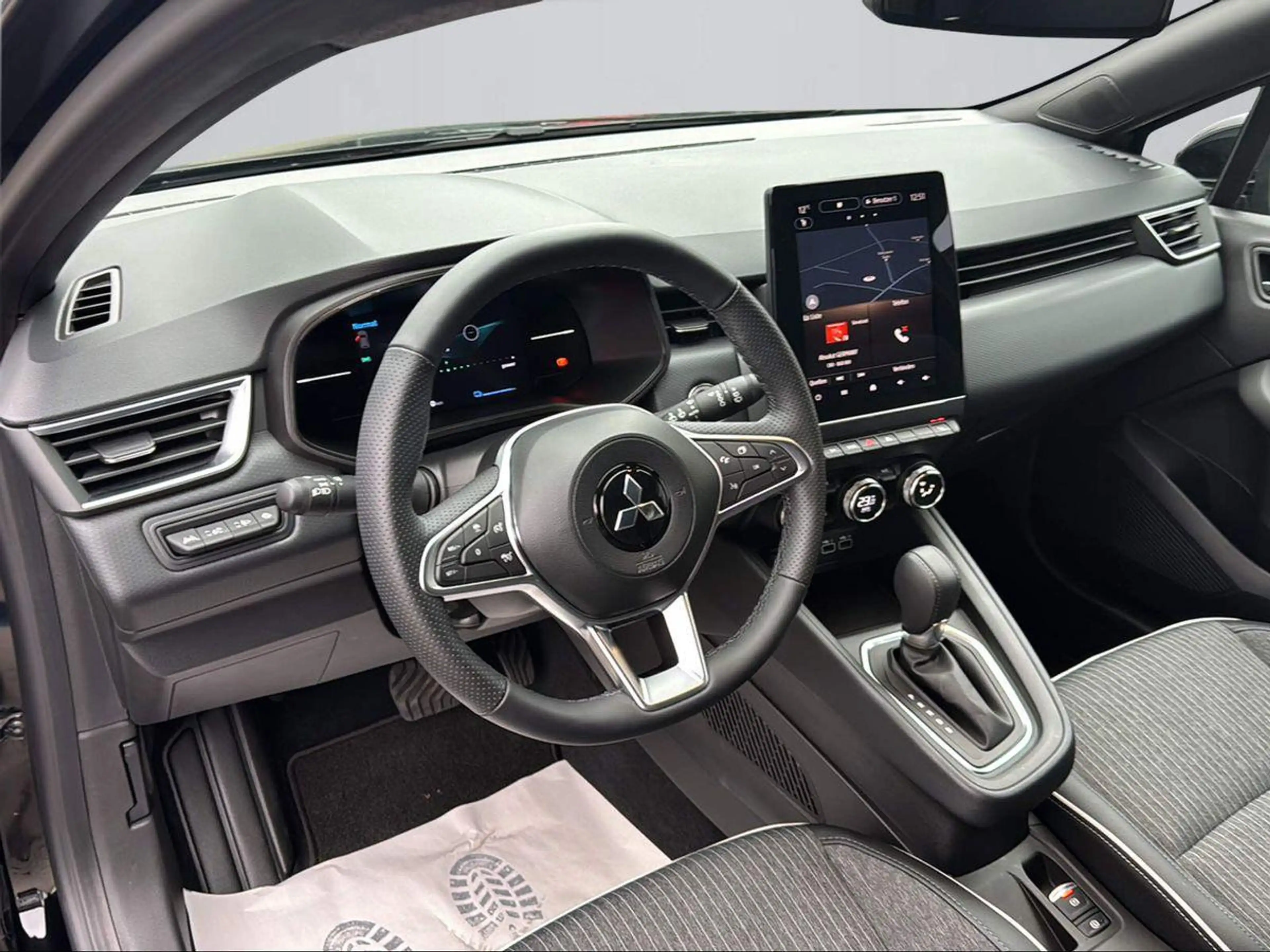 Mitsubishi Colt 1.6 Intro Edition HEV #AUT #LED #NAV #KAM — photo 12