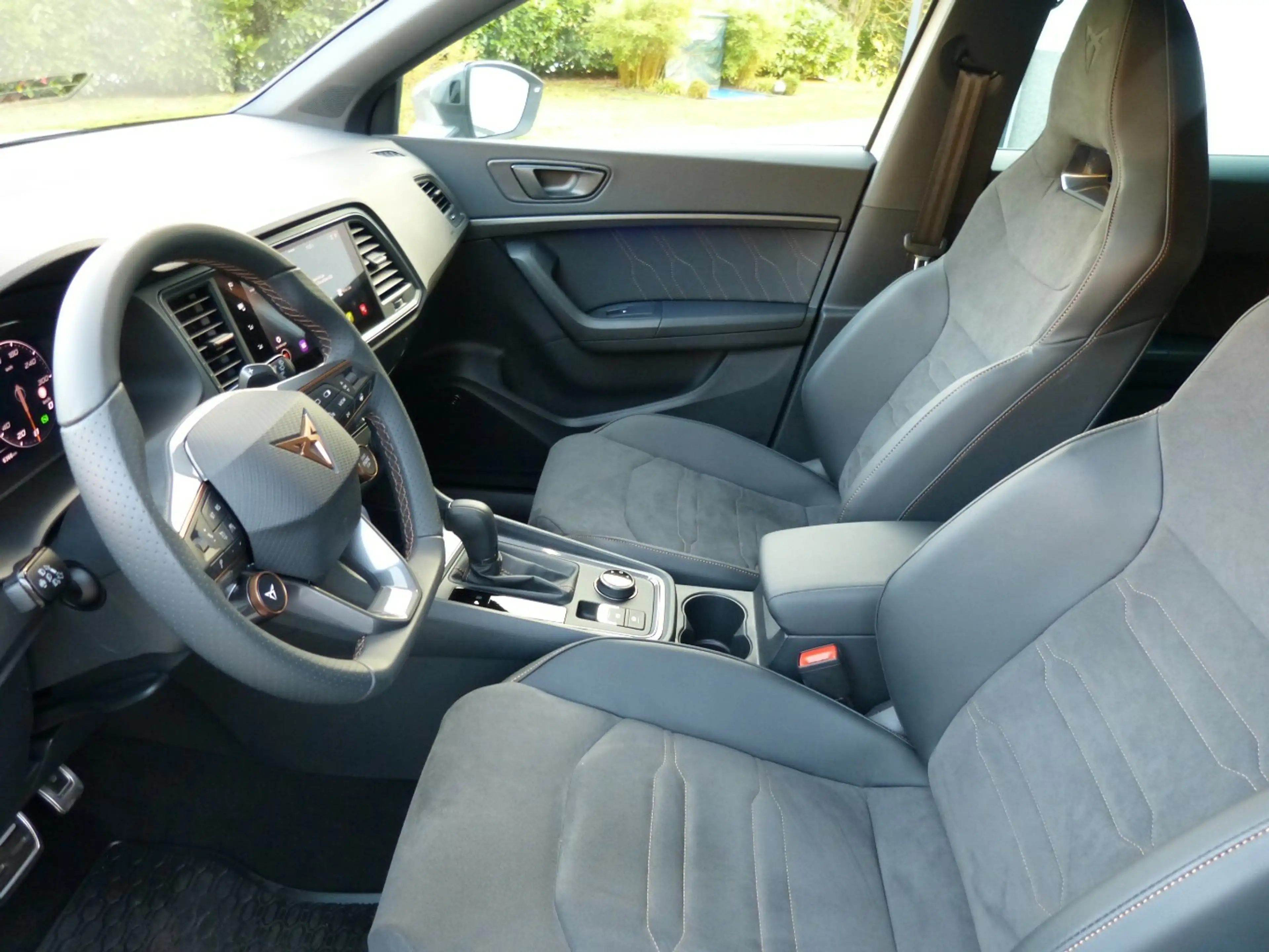 CUPRA Ateca VZ 2.0 TSI 4Drive DSG [1. HAND/AHK] — photo 9