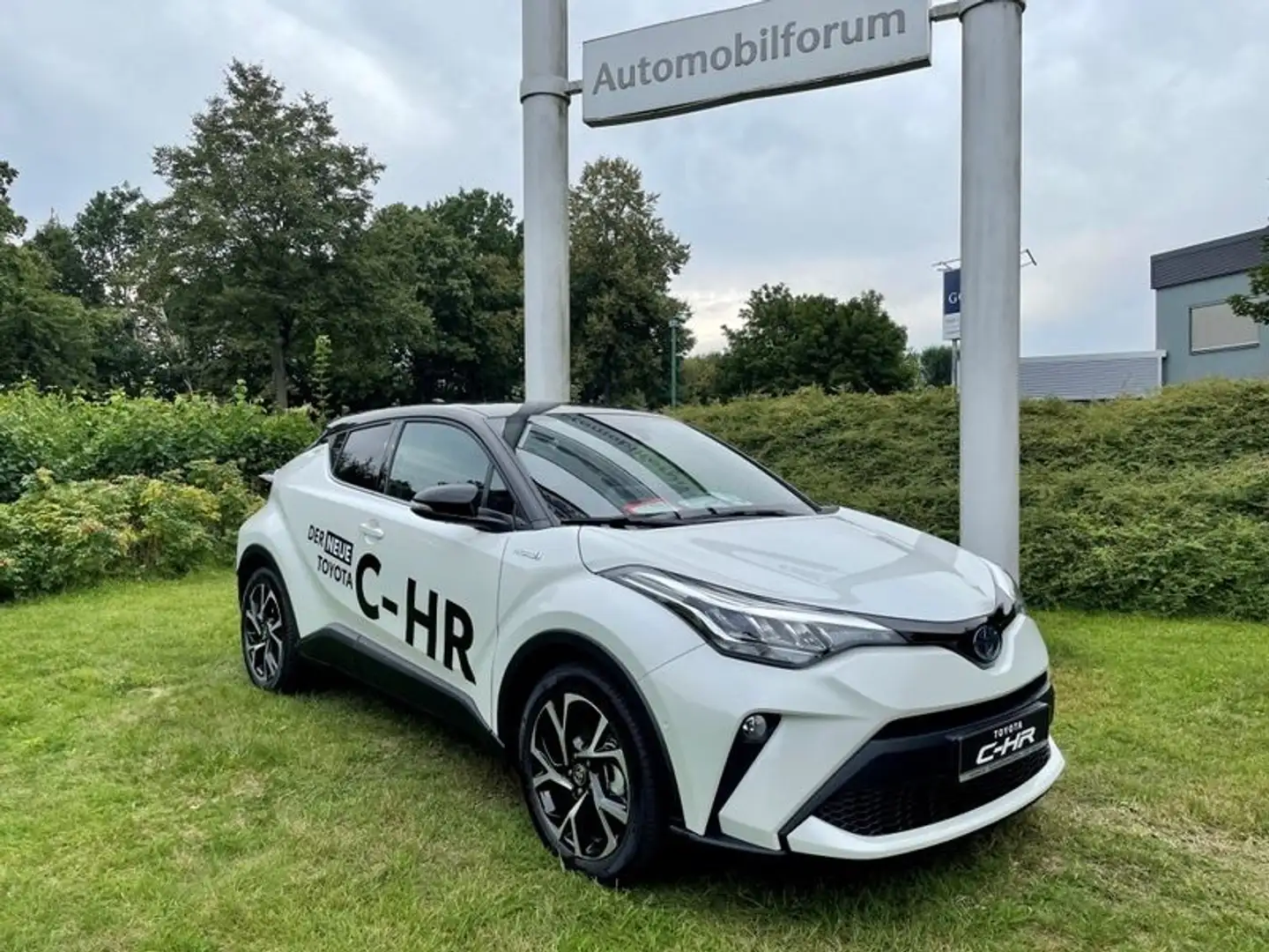 Toyota C-HR 2,0l Team Deutschland Bianco - 1