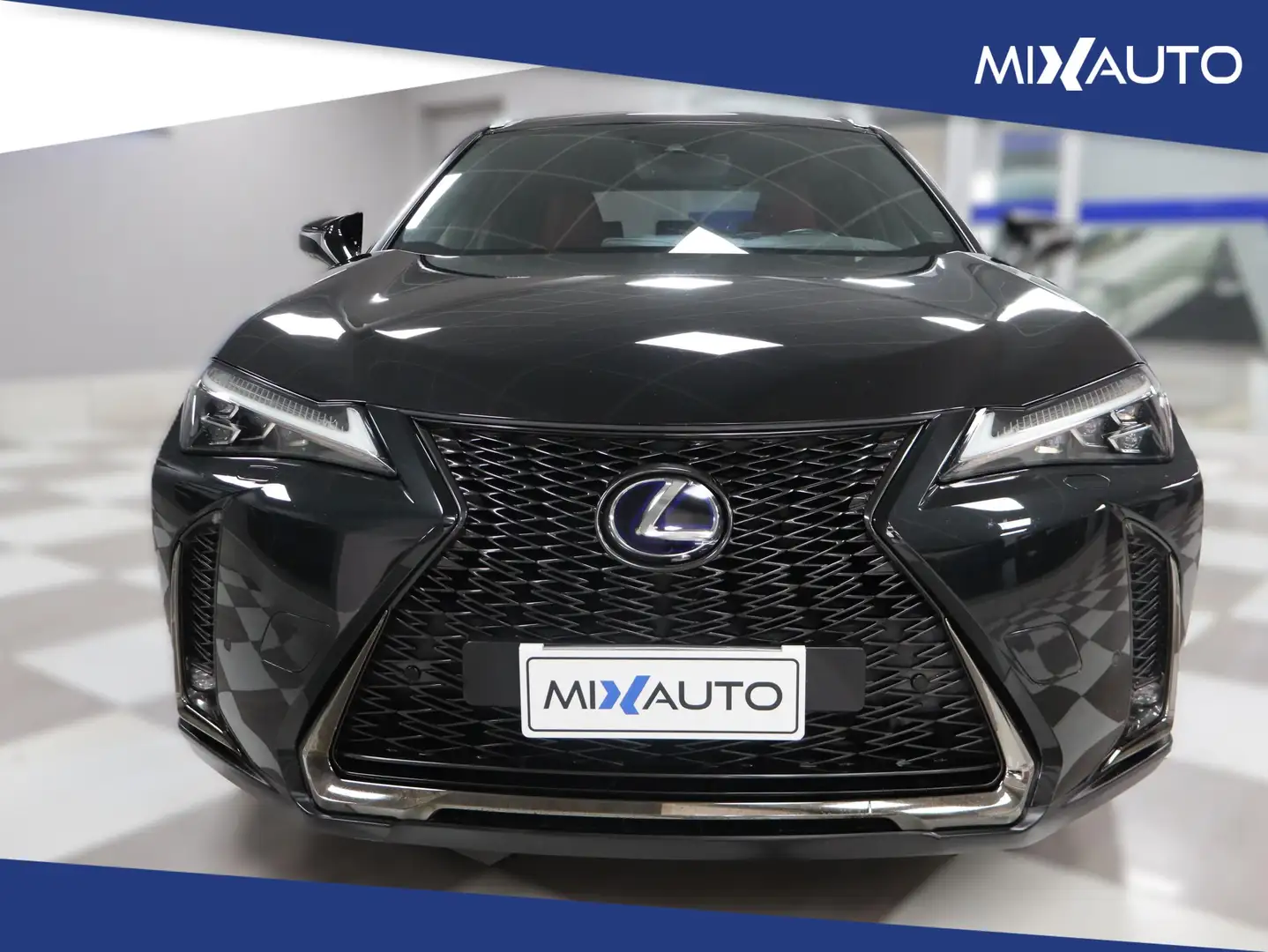 Lexus LBX 250H 2.0 F-Sport 2WD CVT Zwart - 2