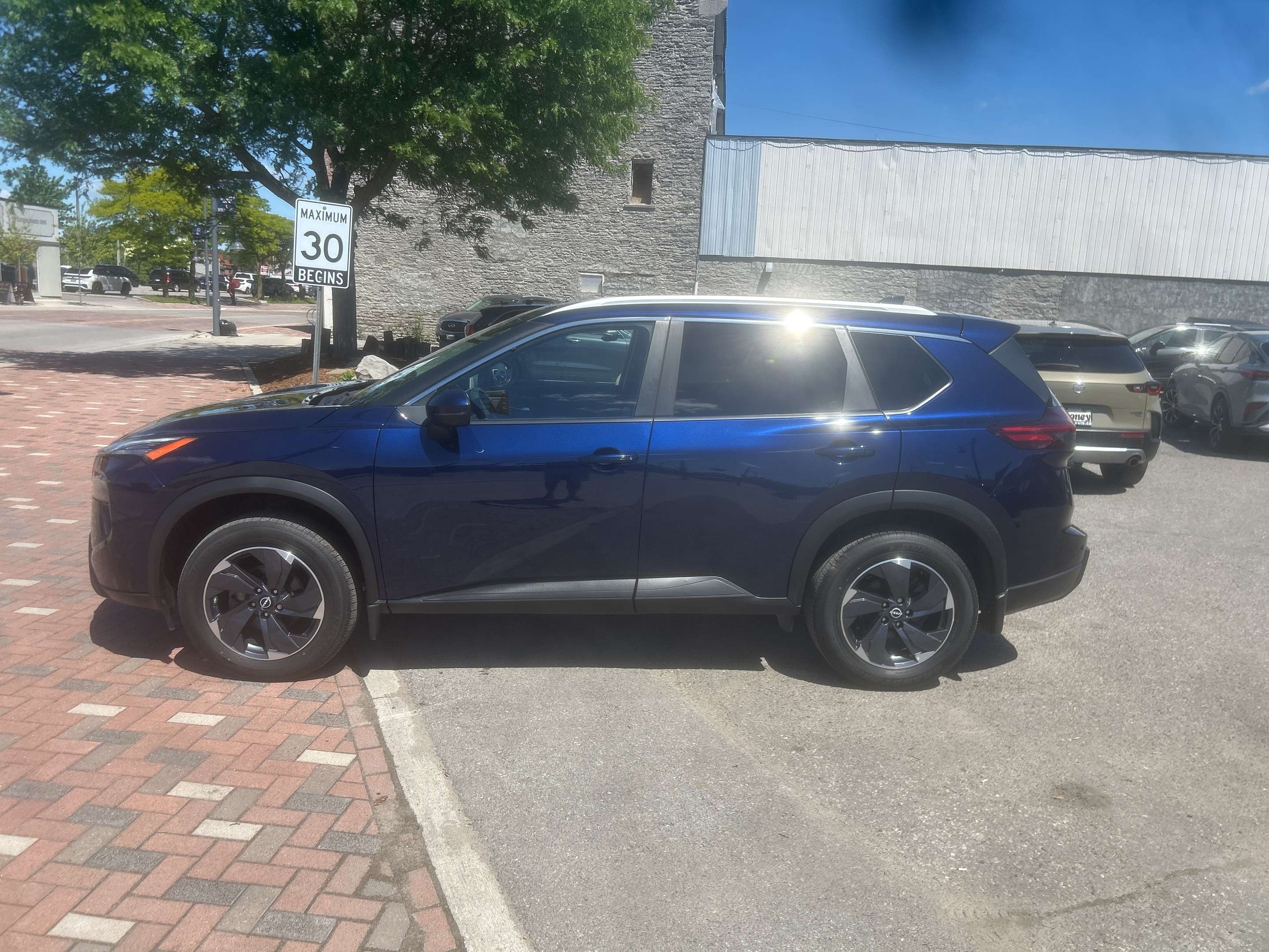 2024 Nissan Rogue SV Moonroof — снимка 1