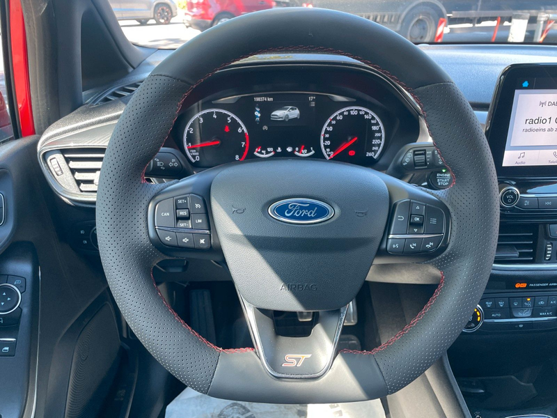 Ford Fiesta 1,5 EcoBoost ST*SPORT*KLIMA*KAMERA*LED* — photo 9