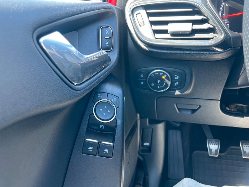 Ford Fiesta 1,5 EcoBoost ST*SPORT*KLIMA*KAMERA*LED* — photo 10