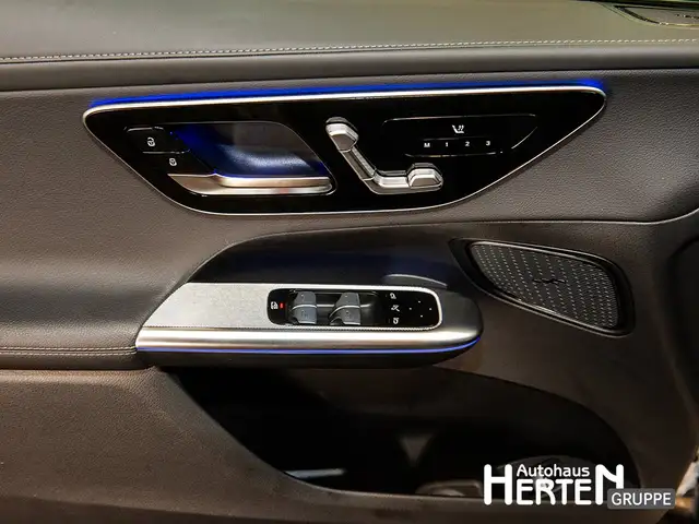 Mercedes-Benz GLC view 9
