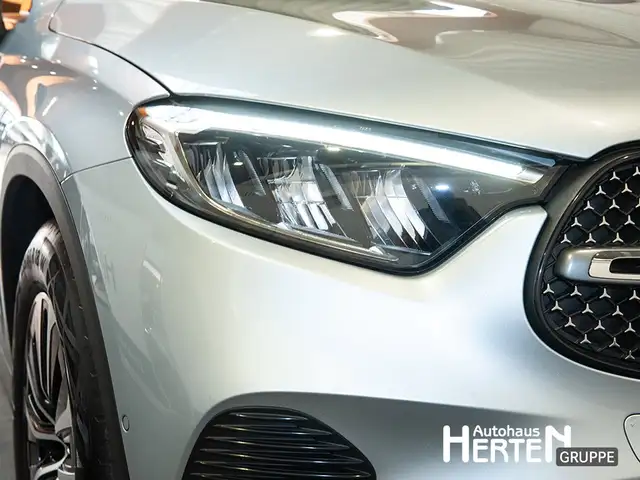 Mercedes-Benz GLC view 13