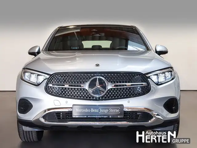 Mercedes-Benz GLC view 2