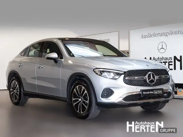 Mercedes-Benz GLC view 3
